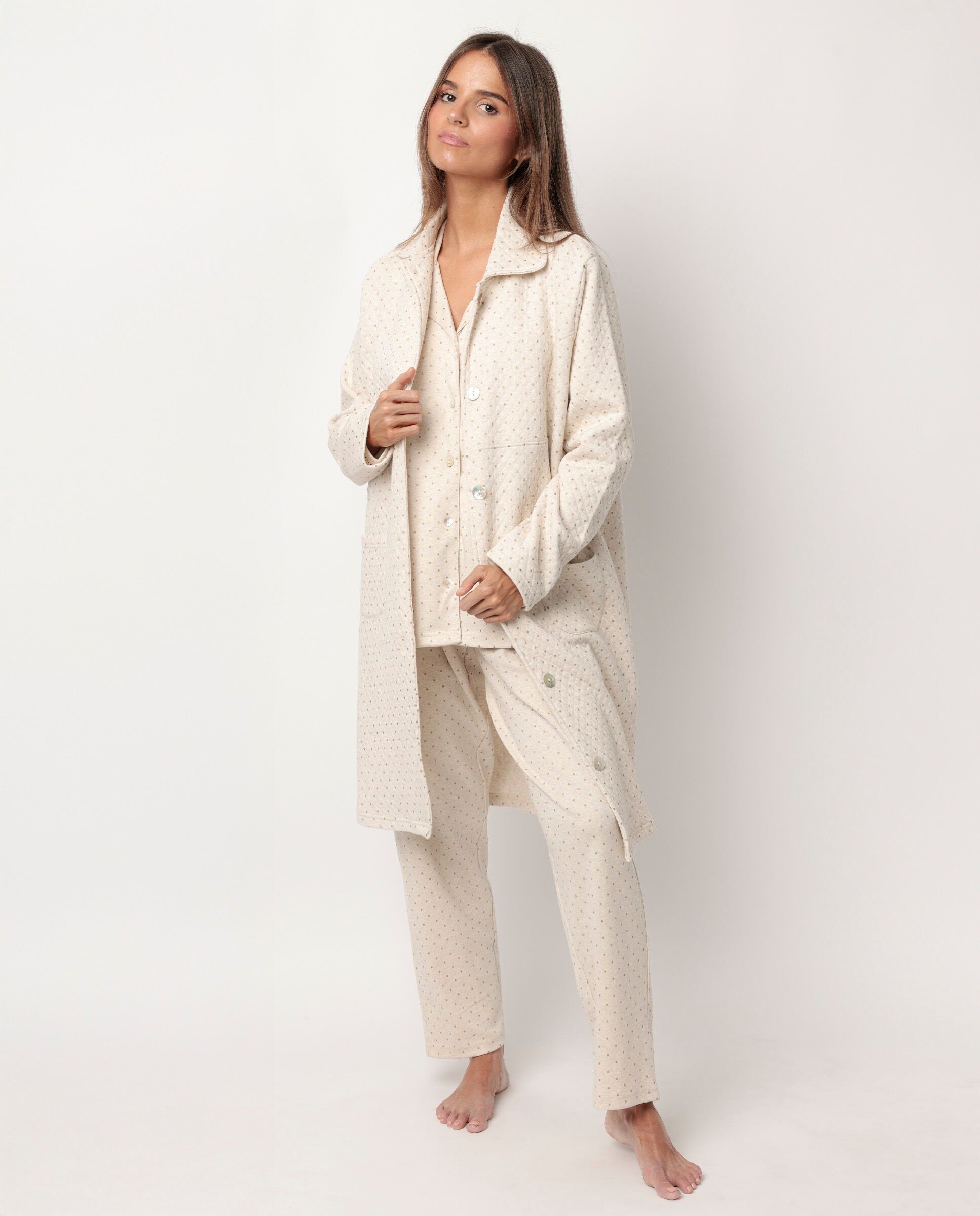 ADMAS CLASSIC Langärmliger Bademantel mit Knopfleiste und Bio-Punkten für...