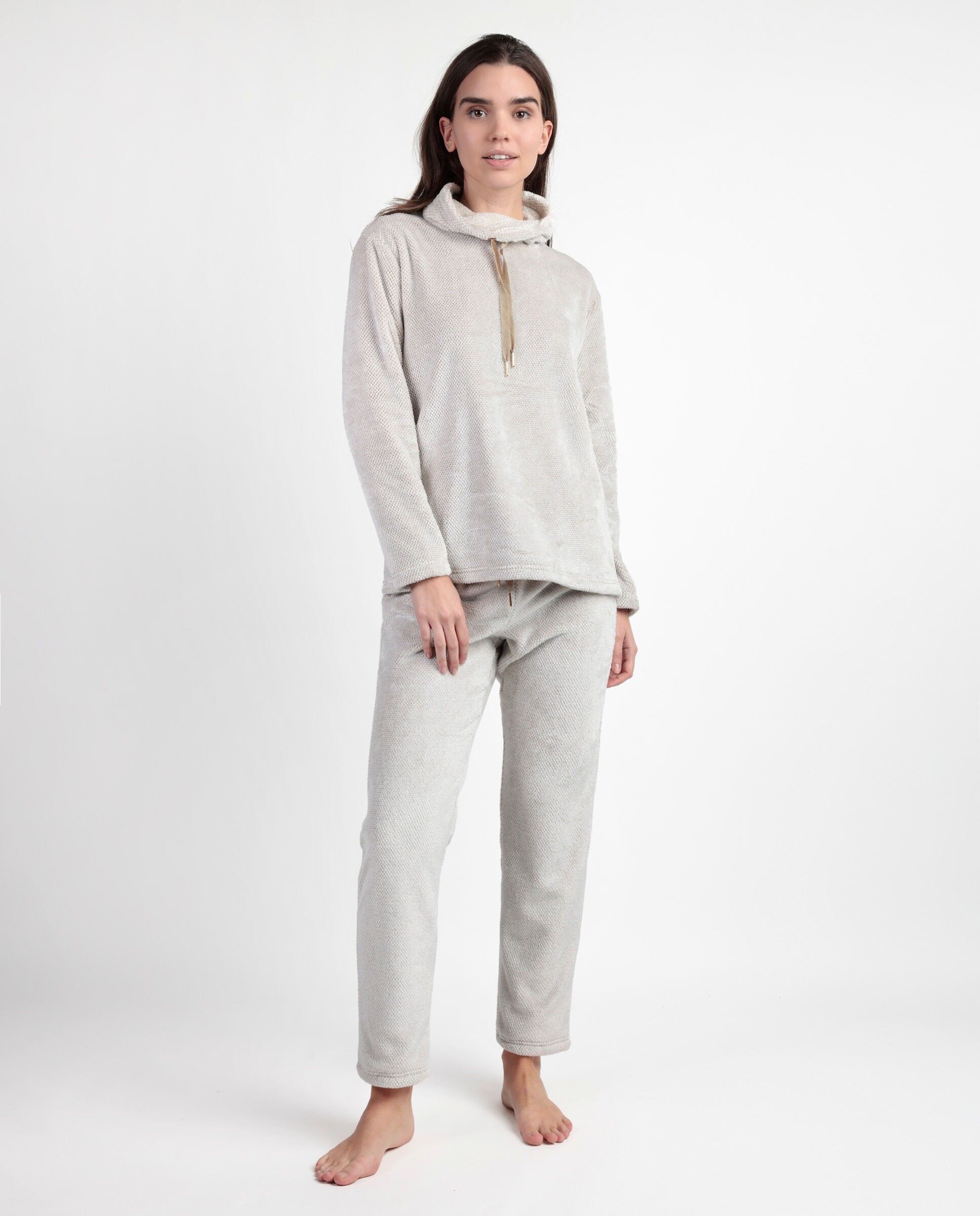 ADMAS Langärmliger, warmer Pyjama mit hohem Kragen. Genießen Sie es immer …