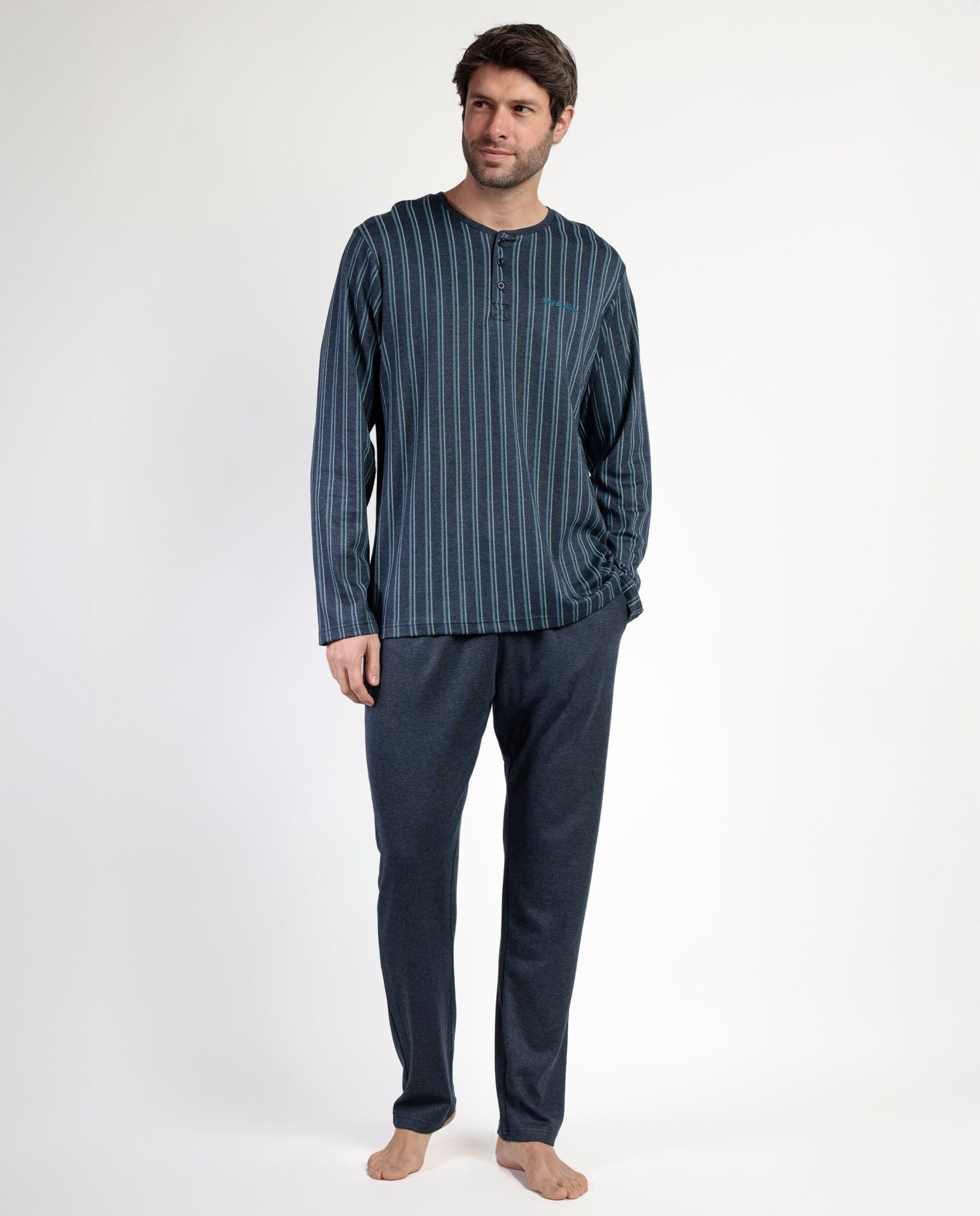 STAY AT HOME Herren-Pyjama Italic mit langen Ärmeln und Knopfleiste