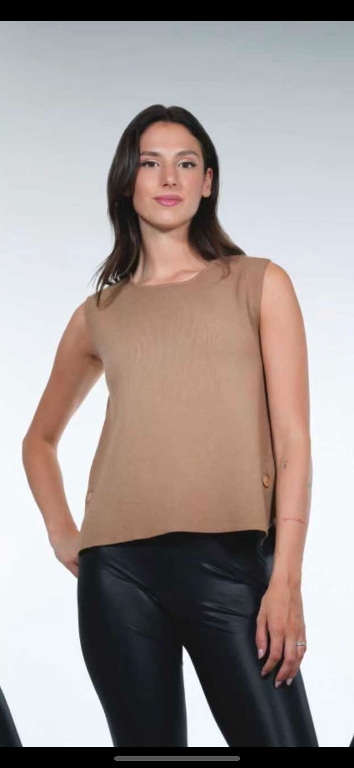 Camiseta de tirantes acanalada con botones - VISCOSA - 658ABC