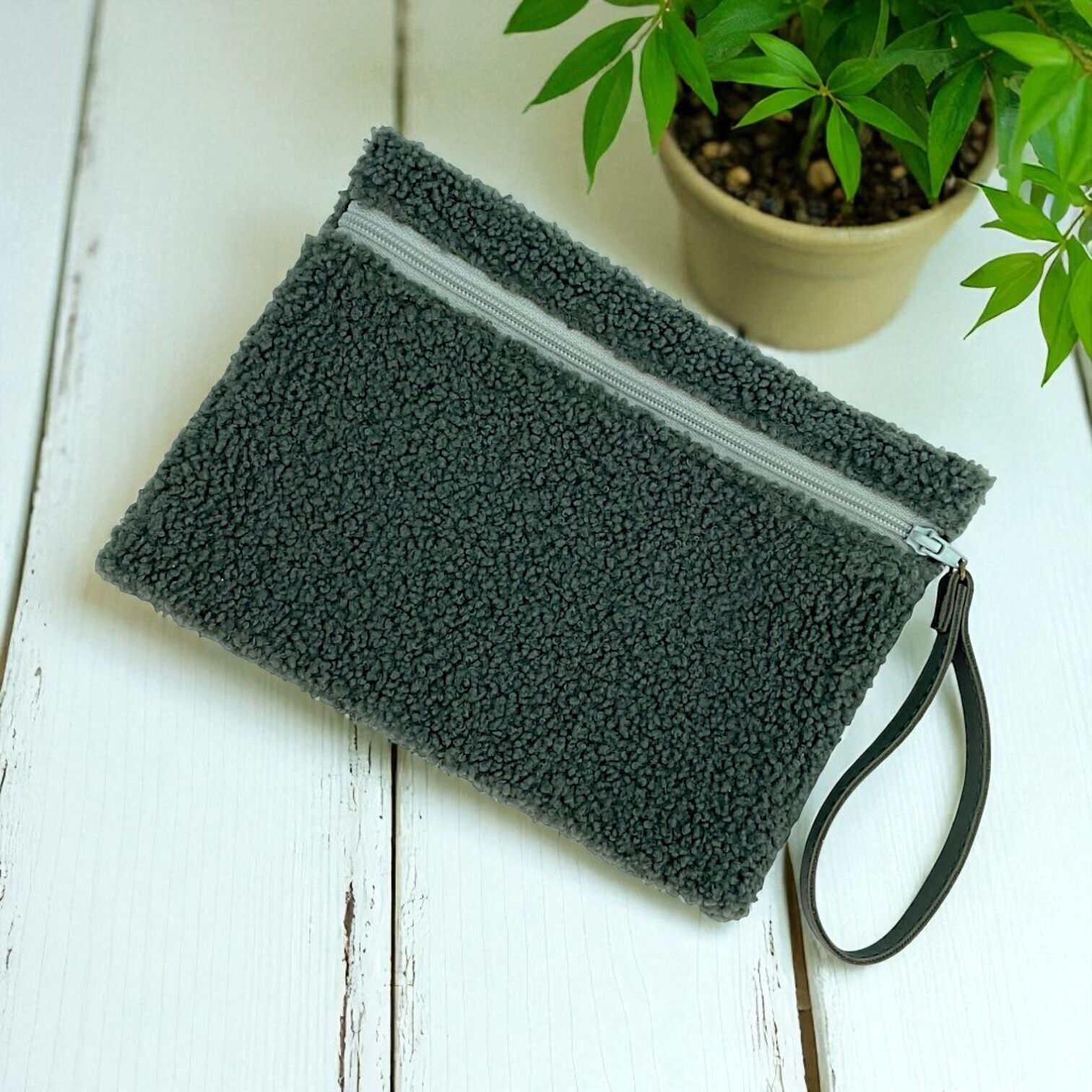 Pochette M, "Bouclette" kaki