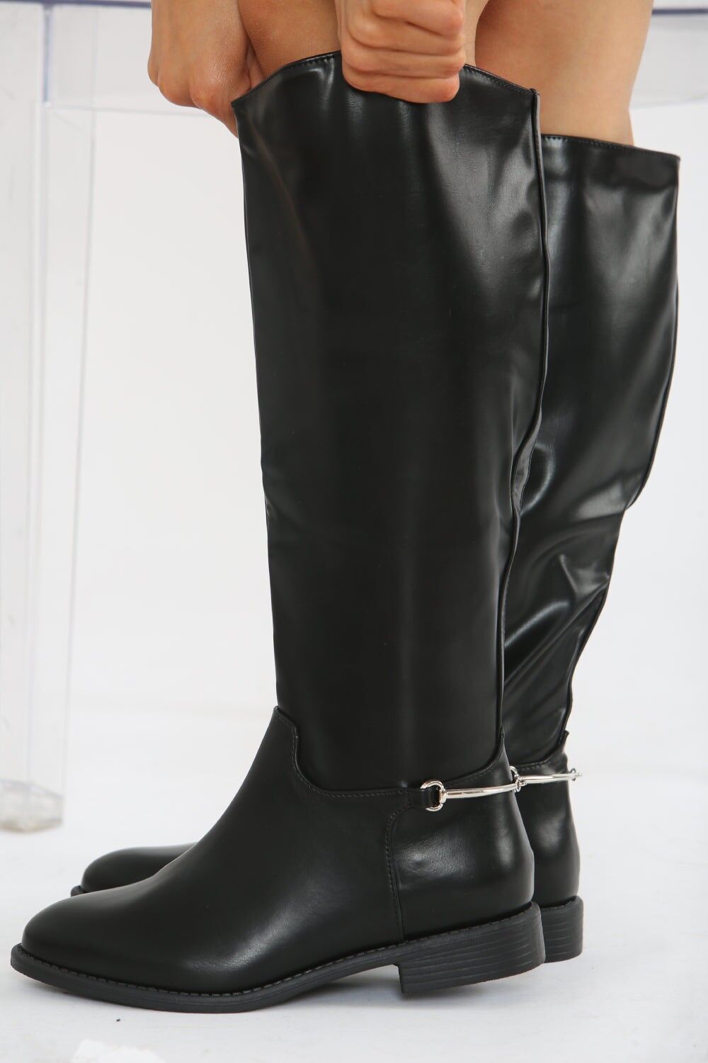 STIVALI DA EQUITAZIONE NERI PIATTI AL GINOCCHIO (CONFEZIONE DA 12 PAIA UK3-UK8)