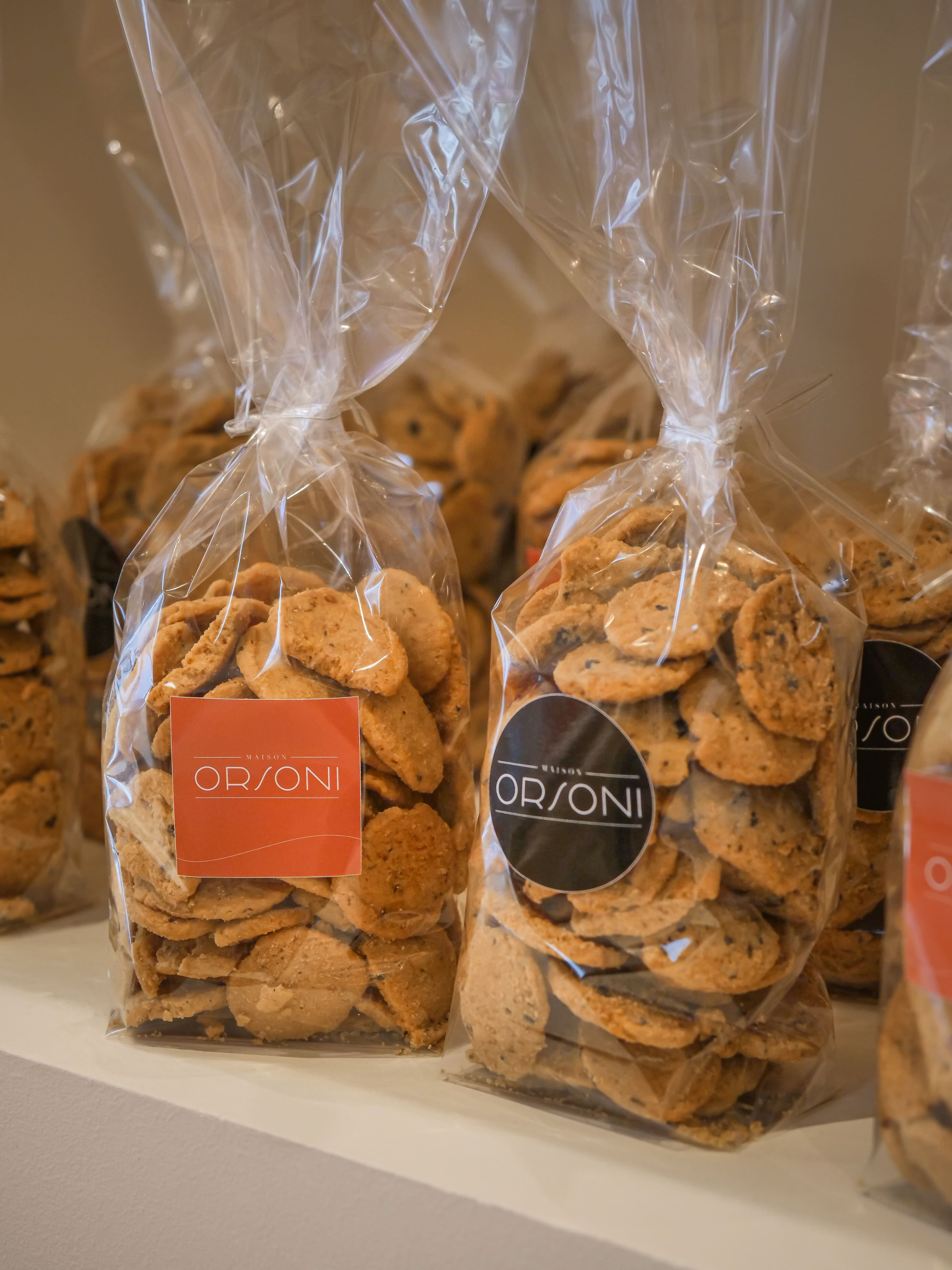 Salted biscuits with black olives - 200g bag