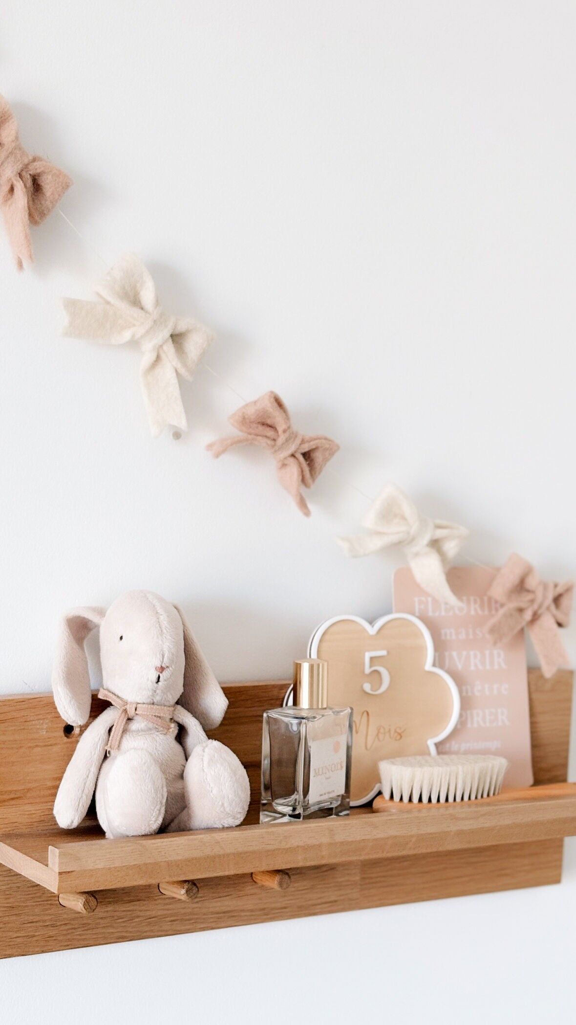 Guirnalda de nudos de lana de fieltro