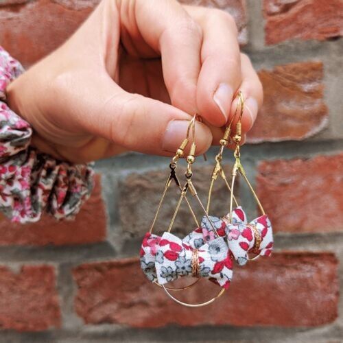 Meravigliosi orecchini pendenti in cotone dorato – adulto/bambino