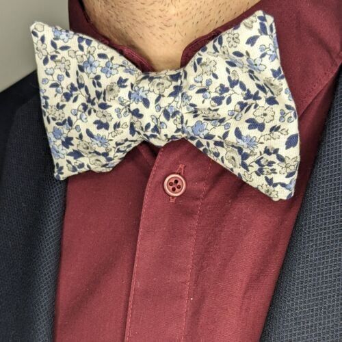 Maravillosa pajarita azul para adulto