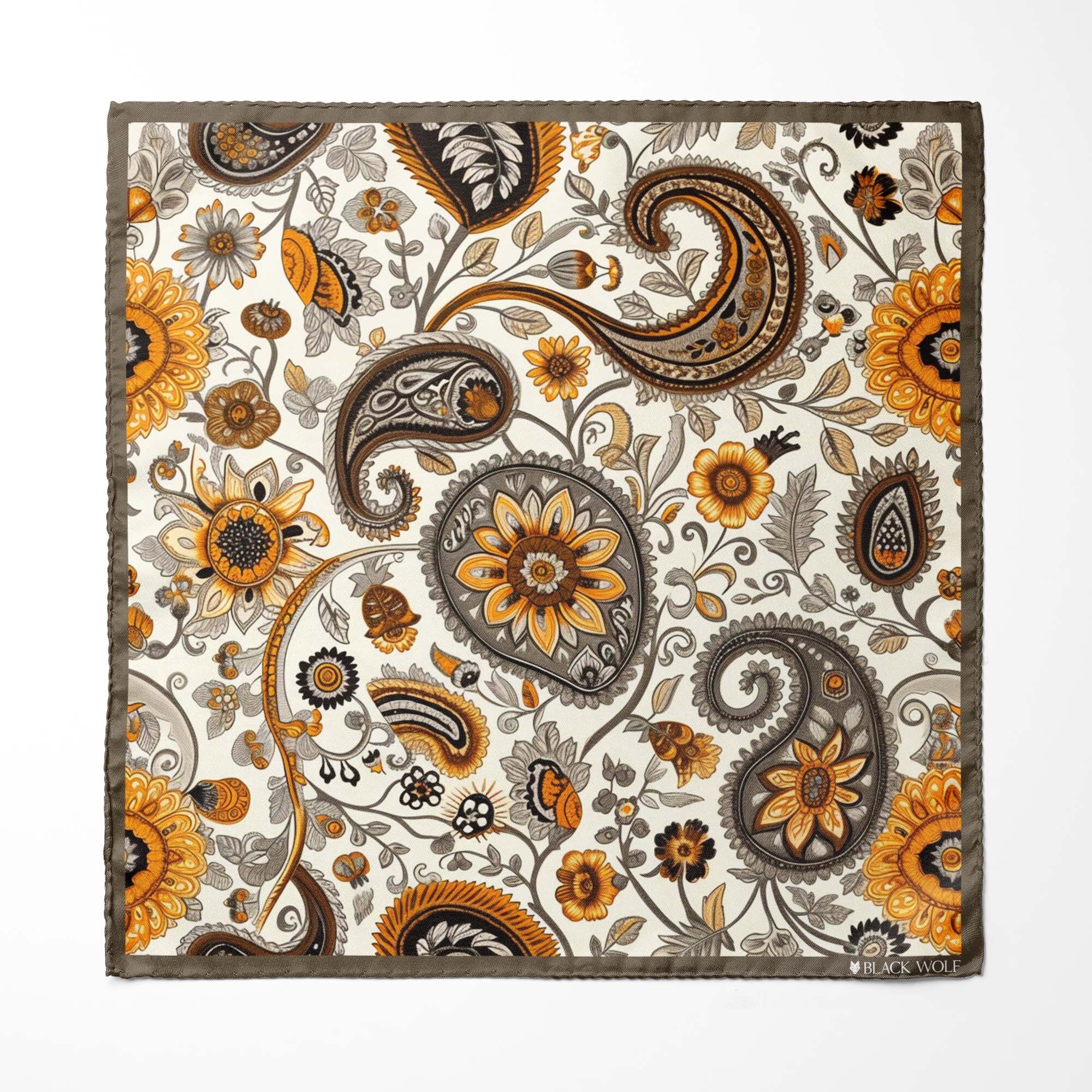 UN FOULARD DA TASCHINO IN SETA CON MOTIVO PAISLEY