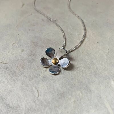 Flower Pendant - with  gold centre__20inch