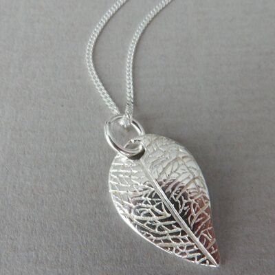 Leaf Charm Pendant with Pearl
