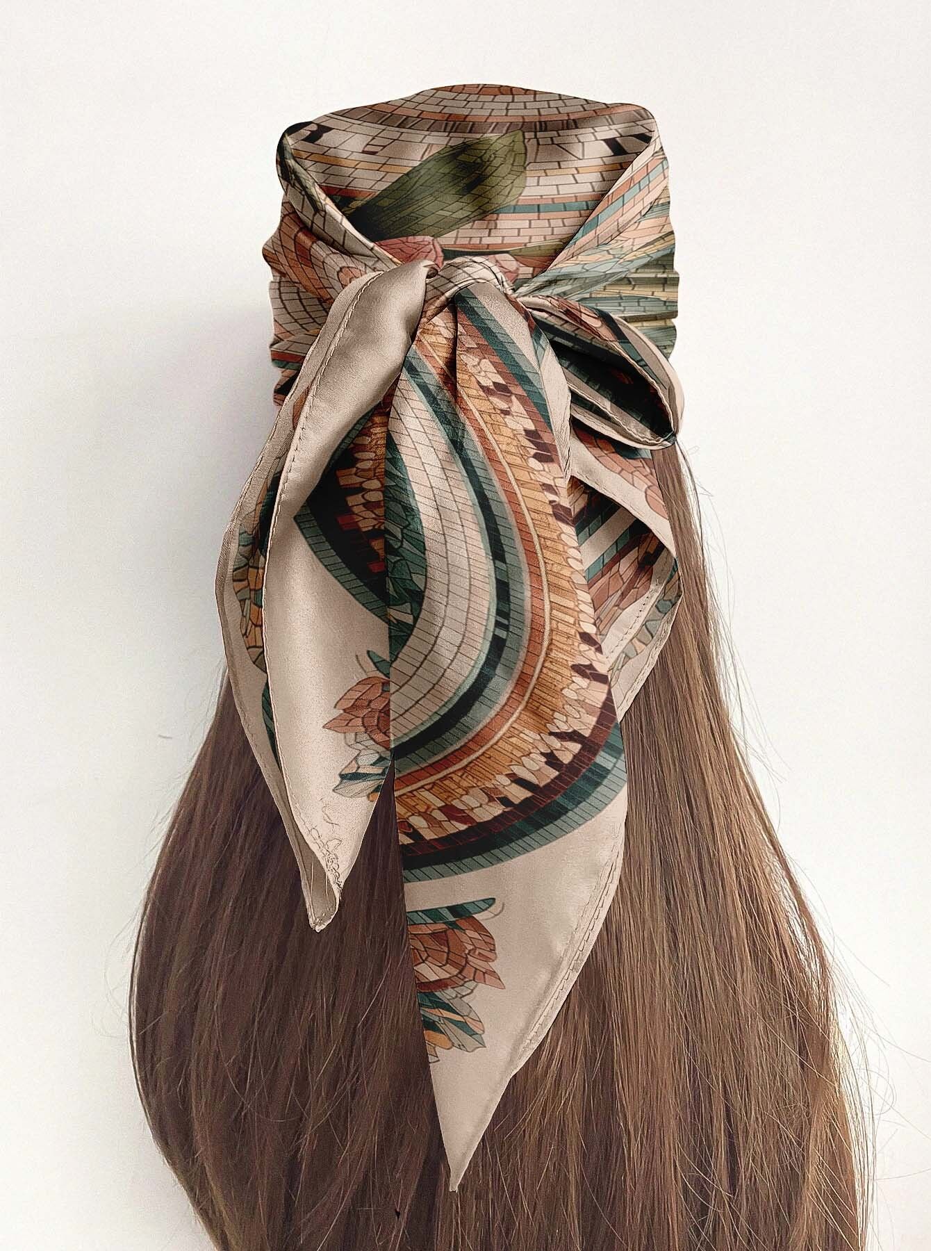 ANTICA SCIARPA IN SETA GROTTESCA