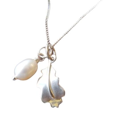 Oakleaf Mini Pendant with Pearl