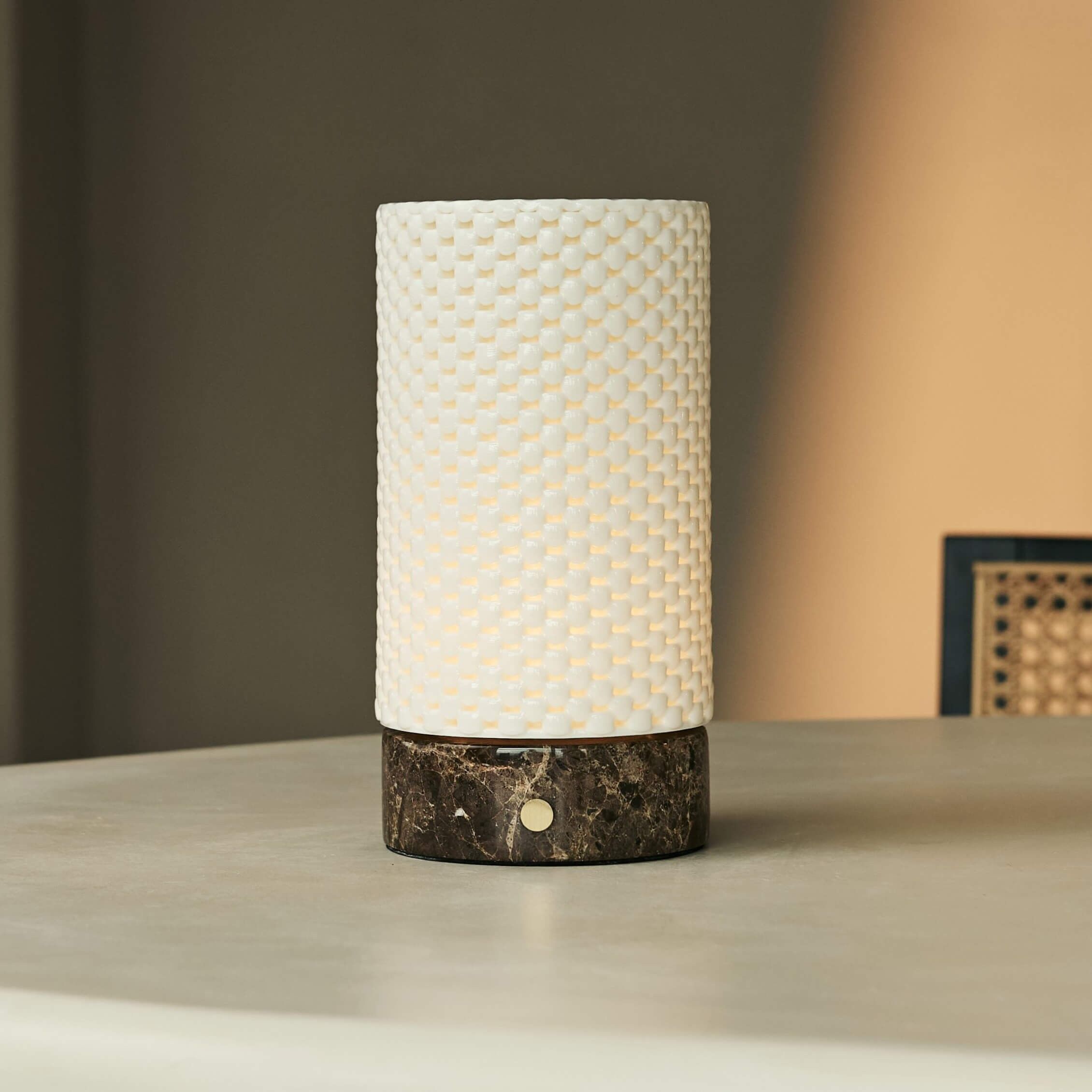 Luna Marble Rechargeable Table Lamp in 3D-Printed Porcelain – Cordless, Dimmable & Up to 100 Hours of Light