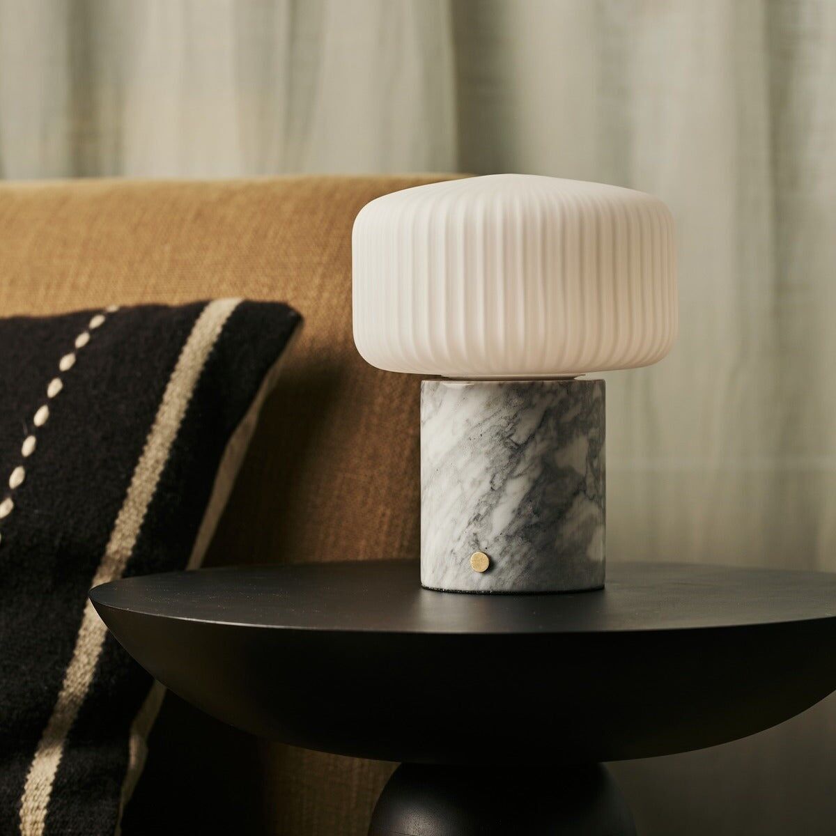 Renoir White / Bianco Statuarietto  – Marble Rechargeable Table Lamp – Cordless, USB Rechargeable & Up to 100 Hours of Illumination