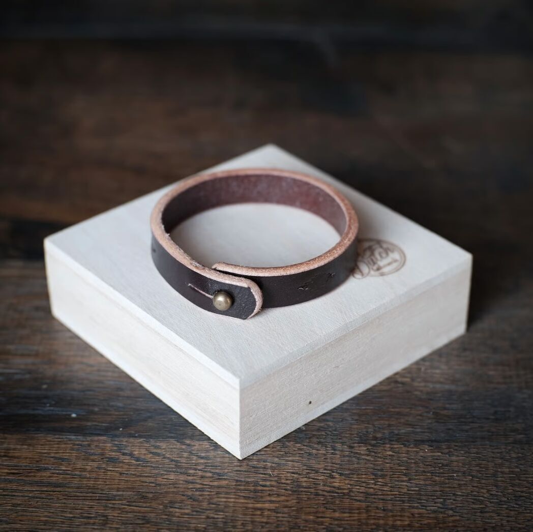 Bracciale "amigo" Old Dutch Leatherworks (marrone scuro)