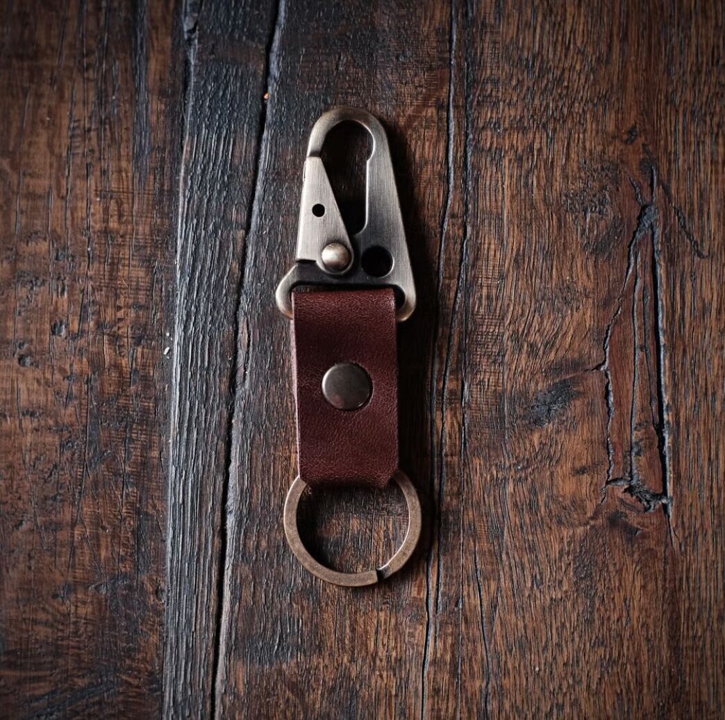 Portachiavi con grilletto a scatto Old Dutch. ( Marrone scuro).
