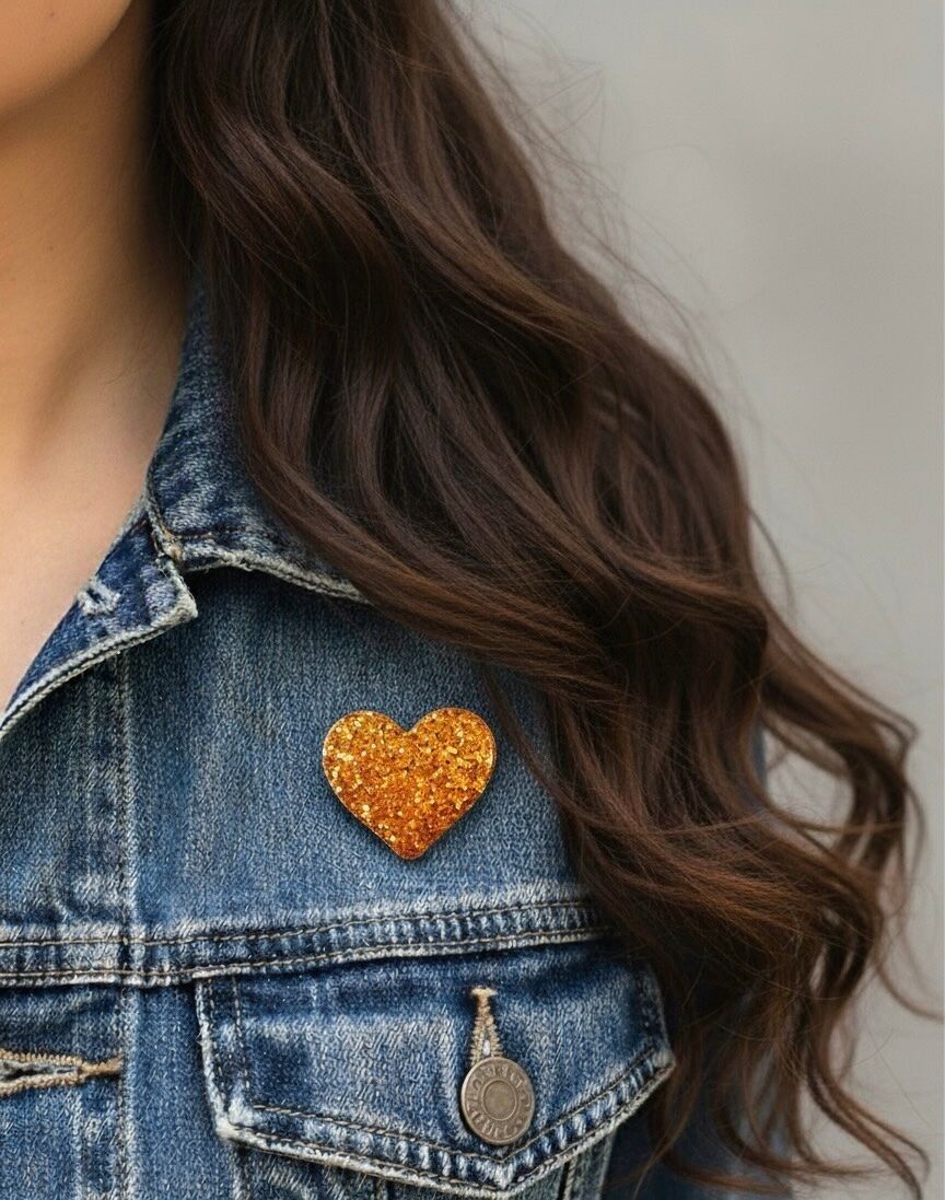 Heart-shaped glitter pin/brooch - Orange