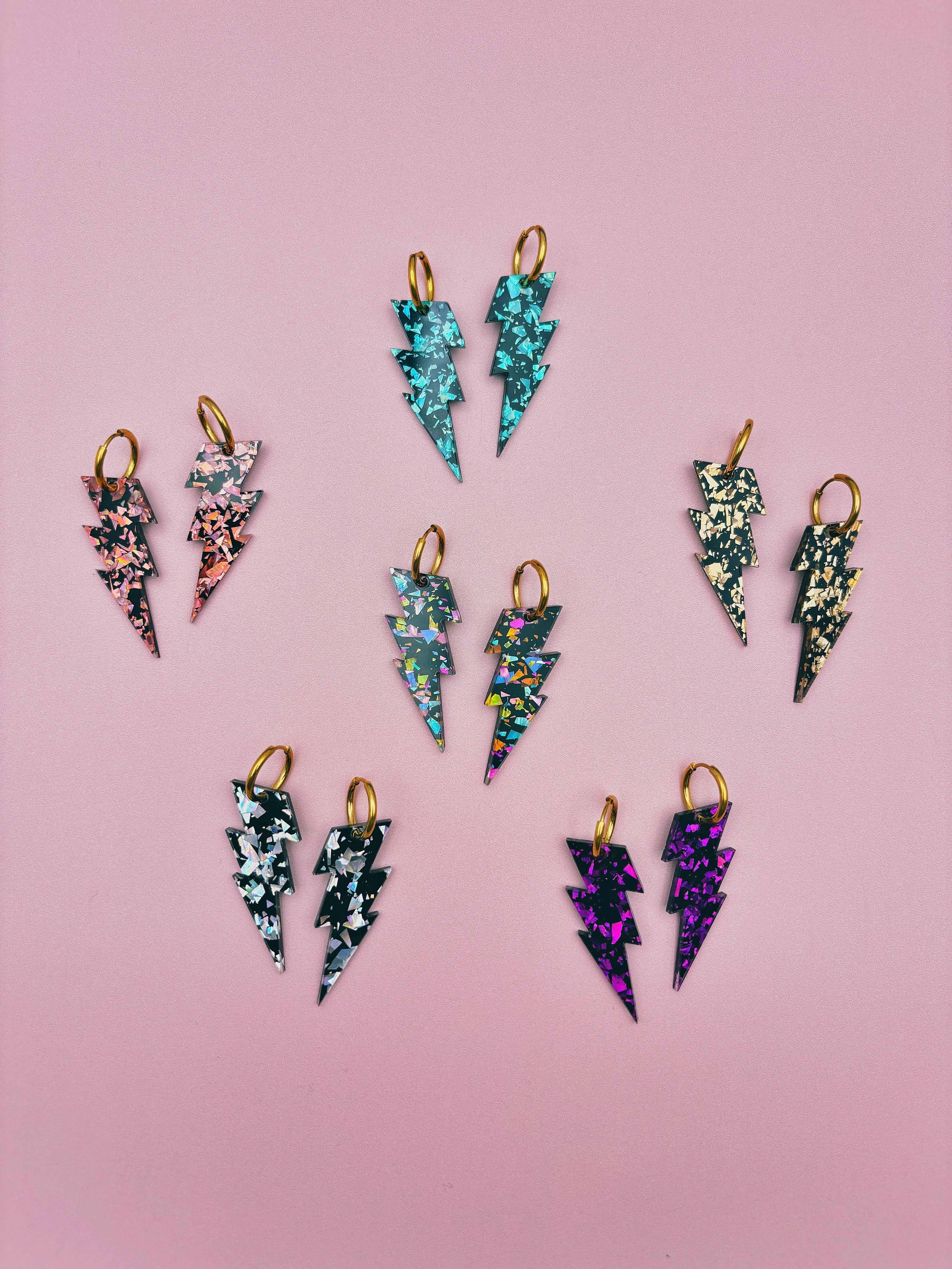 Grandi orecchini a cerchio con fulmine