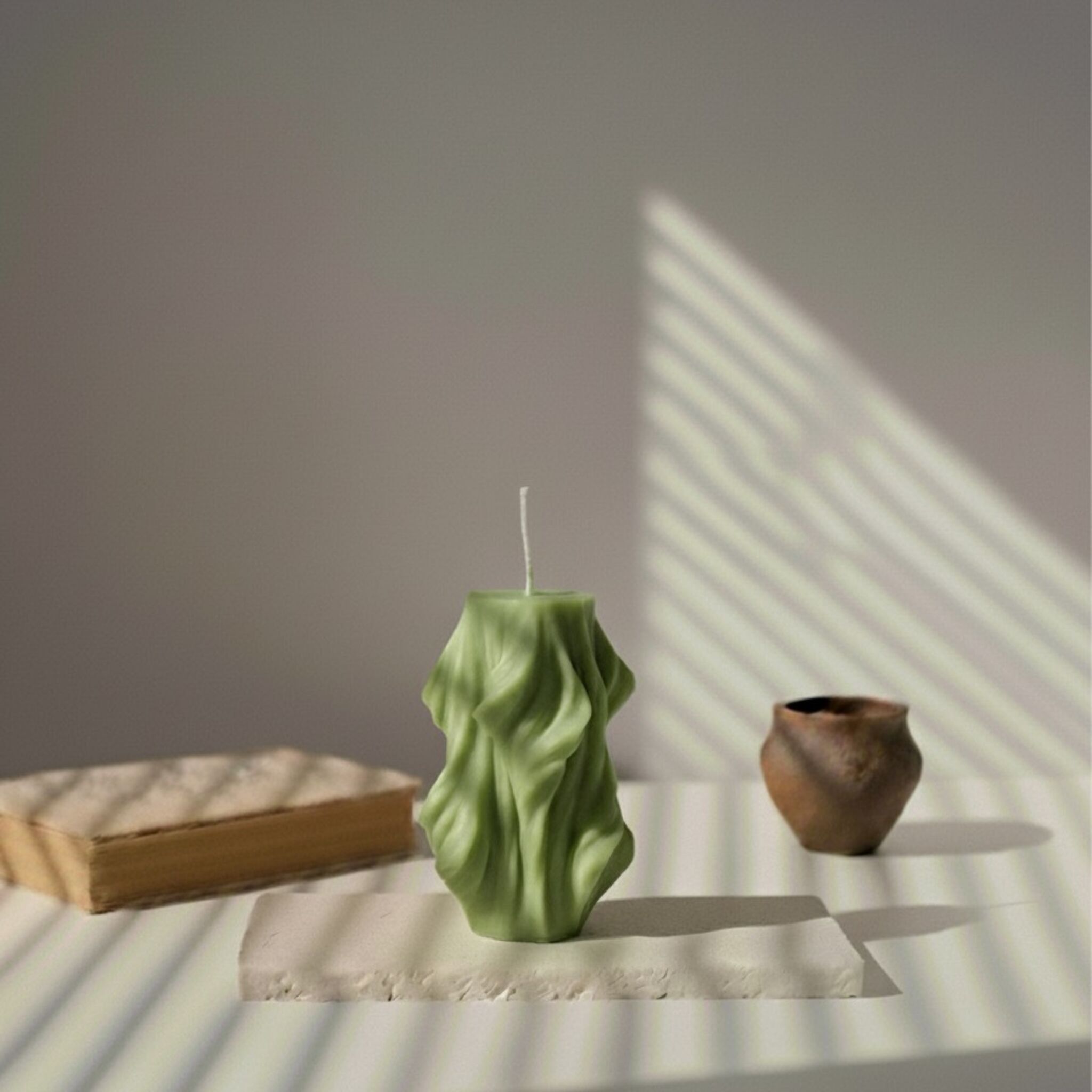 “Wavy” scented decorative candle – Soy wax – Cotton flower – 215g