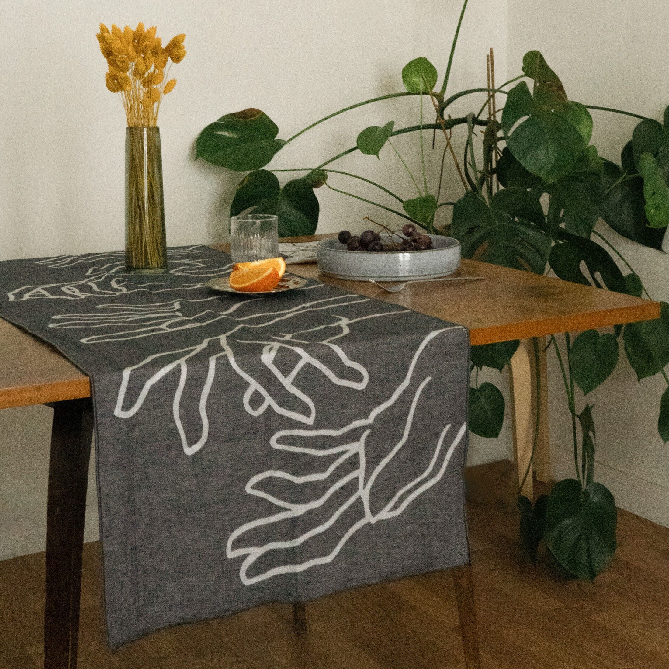Chemin de table Manos réversible en jacquard 50 x 210