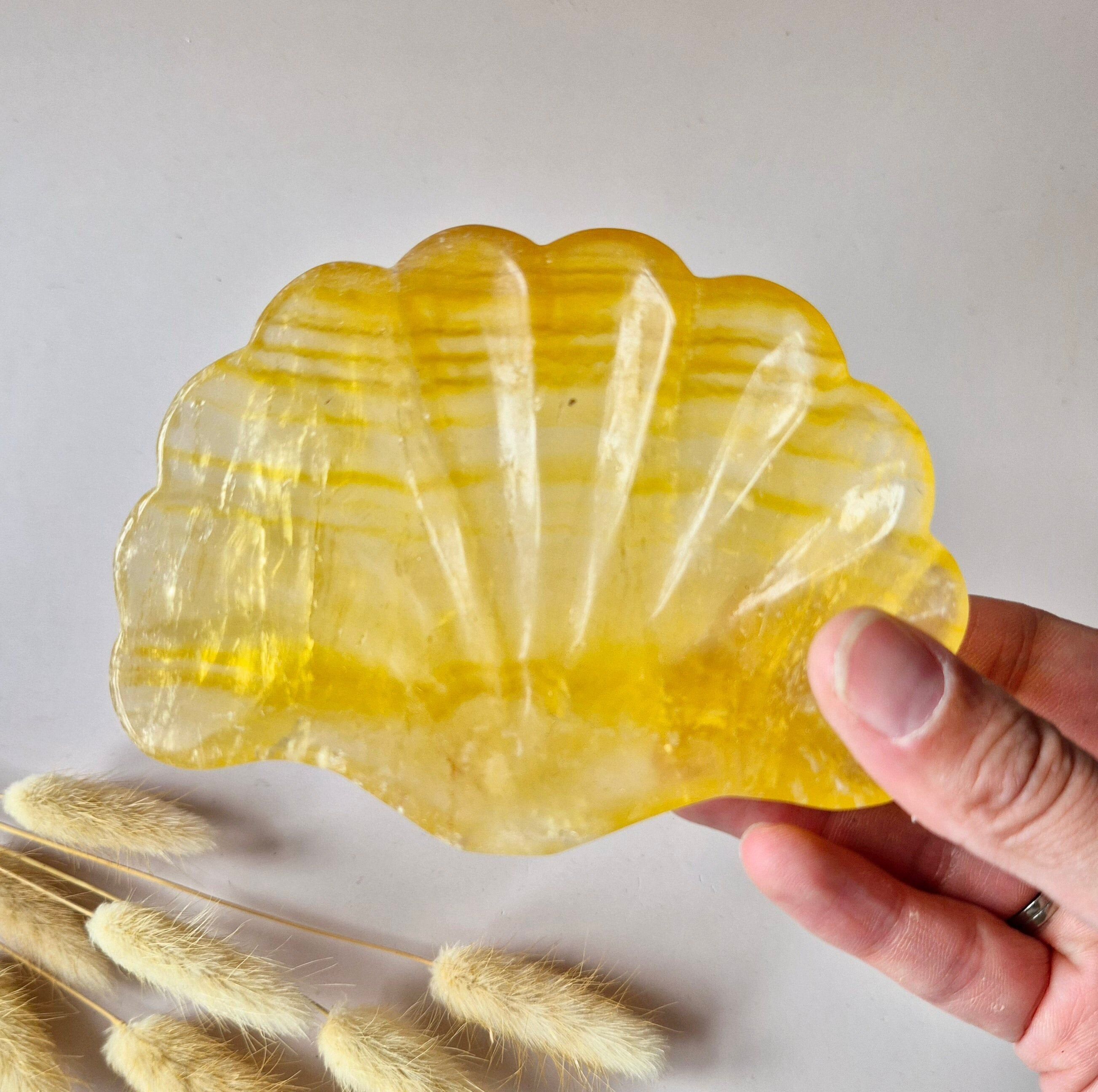 Ciotola di pietre preziose a forma di conchiglia n. 5 – Fluorite giallo dorato (11,5 cm | 324 gr)