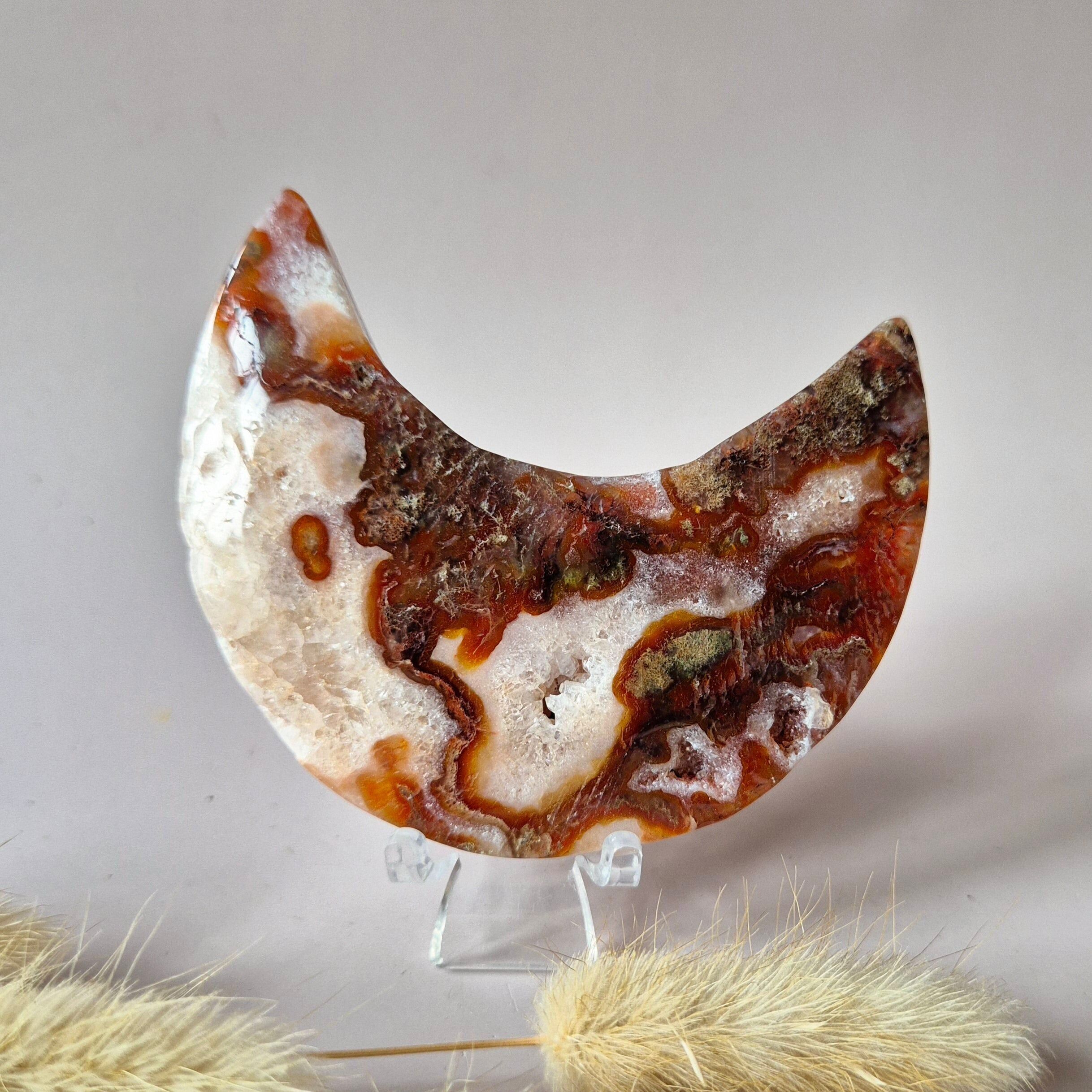 Agate mousse rouge Druzy Moon (8-10 cm) sur support – #33