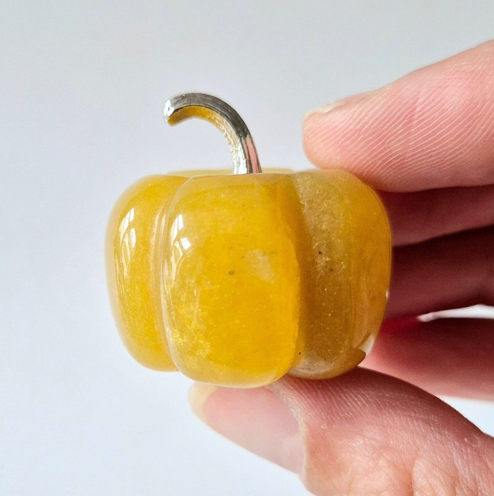 Mini zucca di giada gialla – Decorazione con pietre preziose da 20 mm (Halloween)