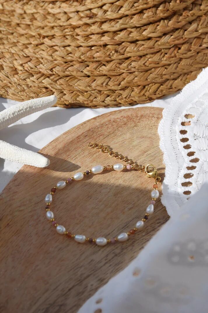 Natural freshwater pearl and stone bracelet