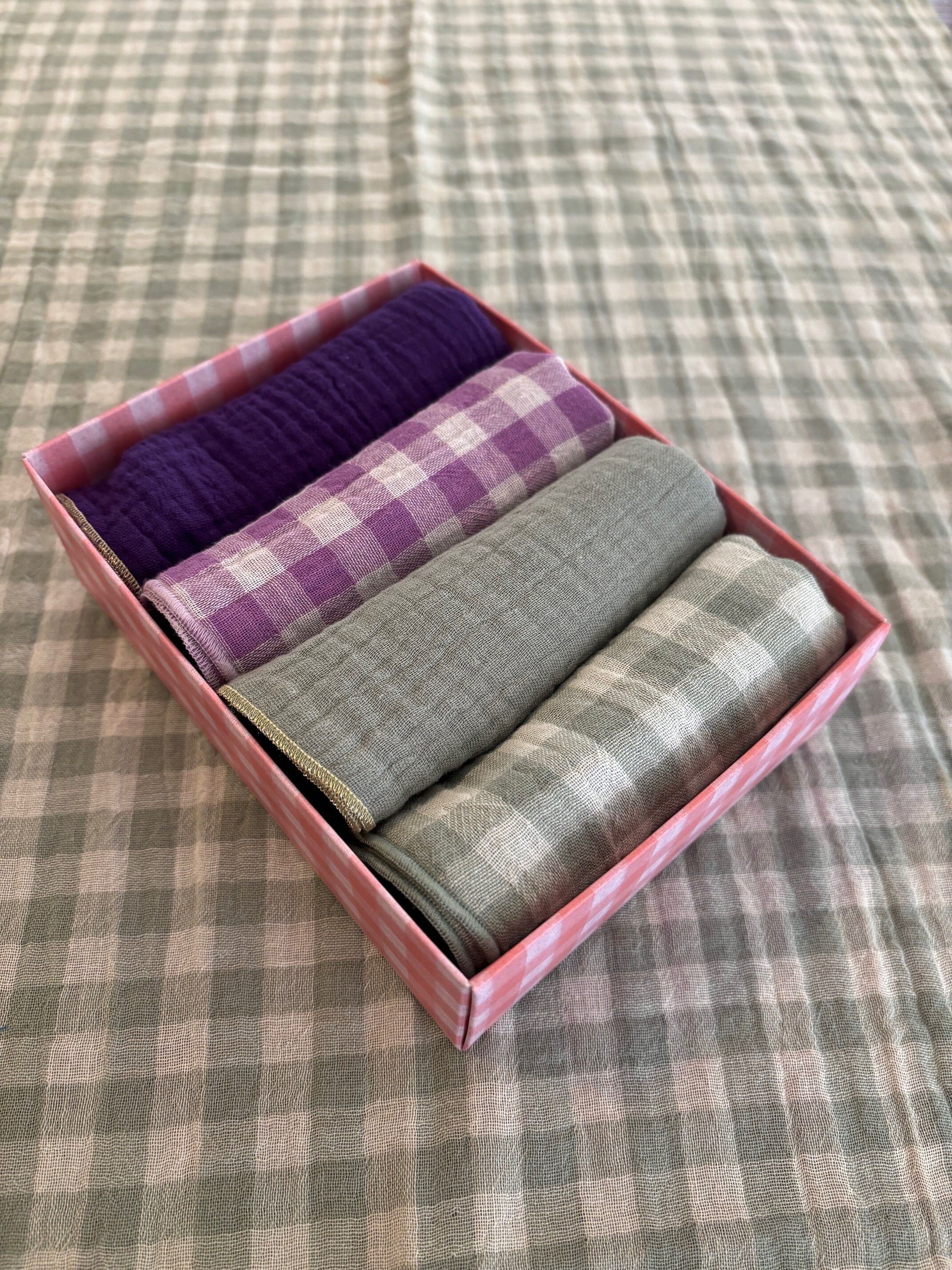 Set of 4 Double Cotton Gauze Napkins – Gingham and plain purple green-grey – 40x40cm