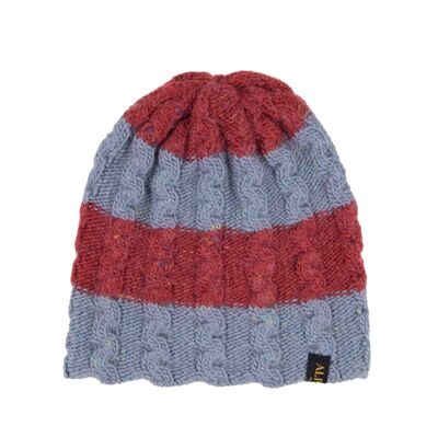 Merino Beanie STRIPE in a ski look