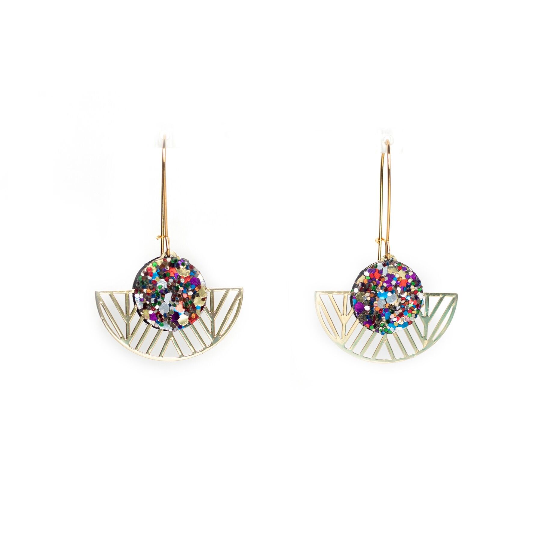 Boucles d'oreilles roue de paon simili cuir noir multicolore pailleté