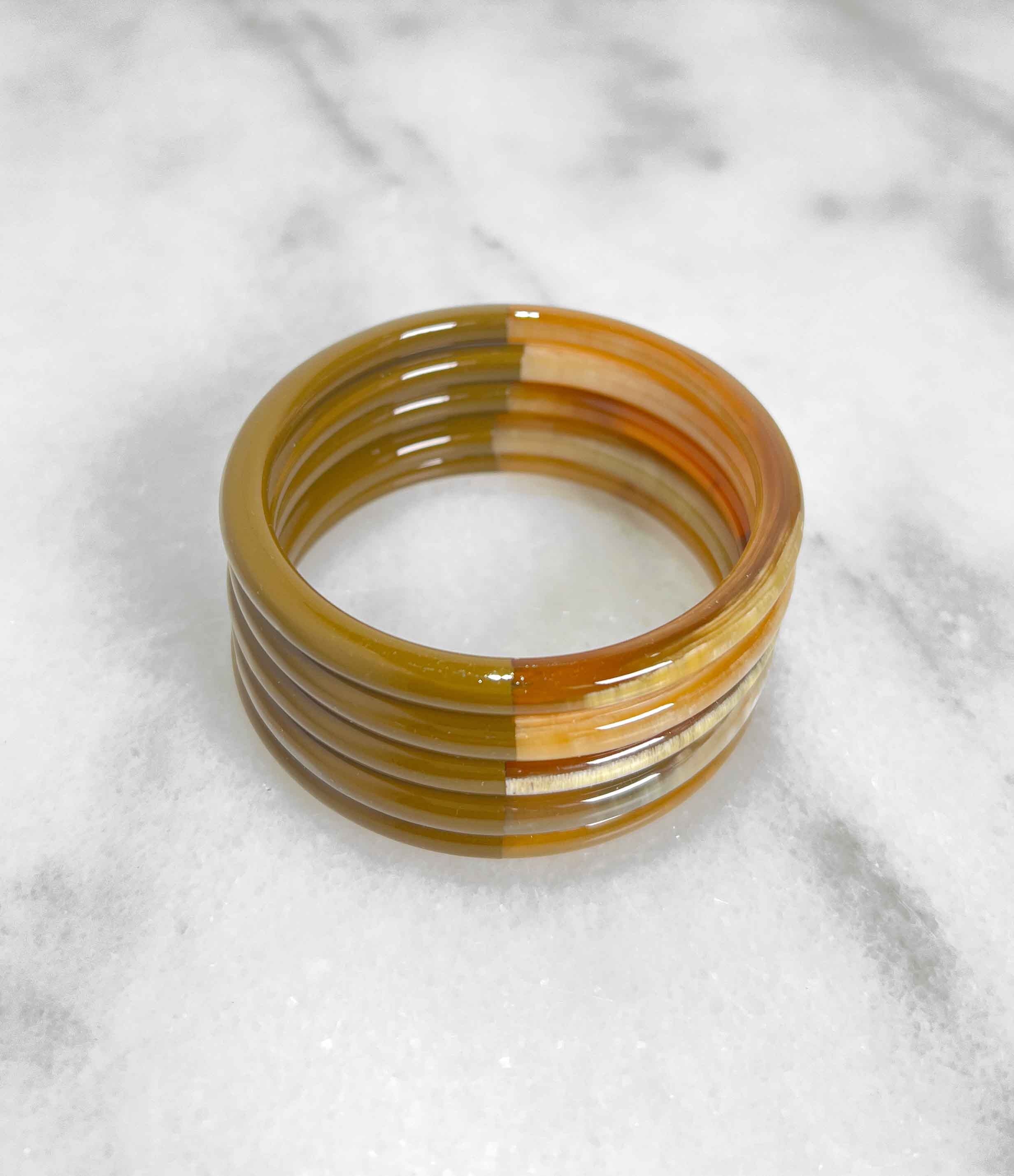 Bracciale color cachi in vero corno