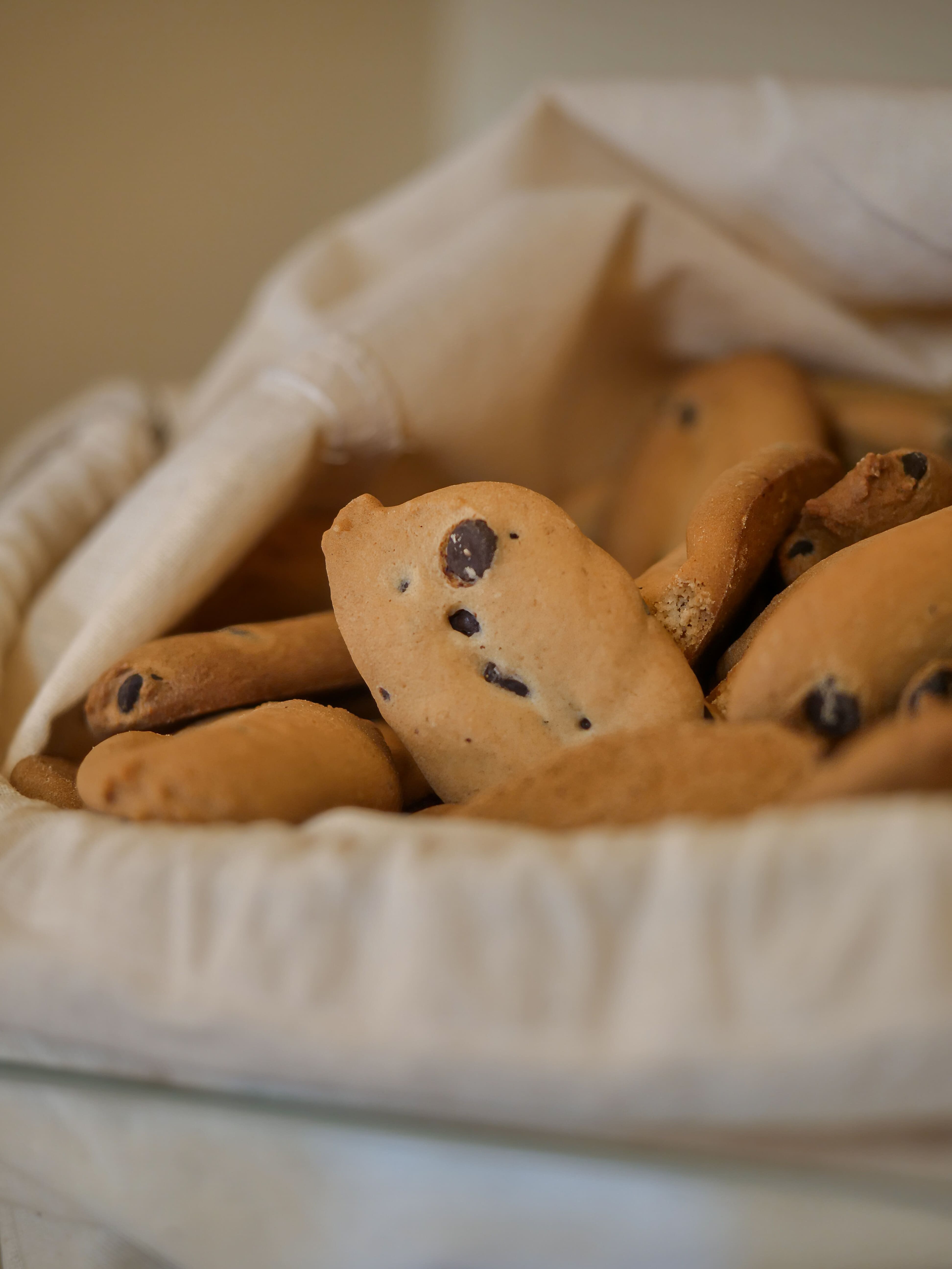 Provençal chocolate shuttles - in bulk