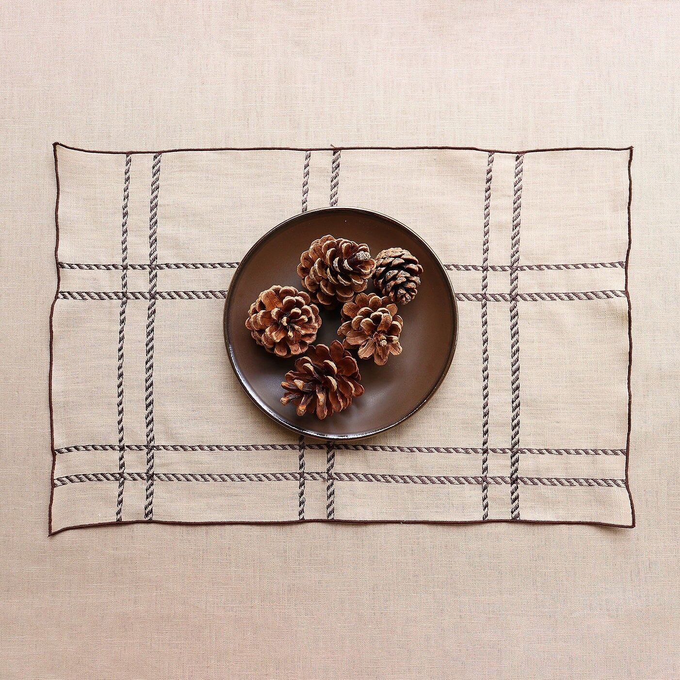 Pure Linen Placemat in Beige Scottish Pattern