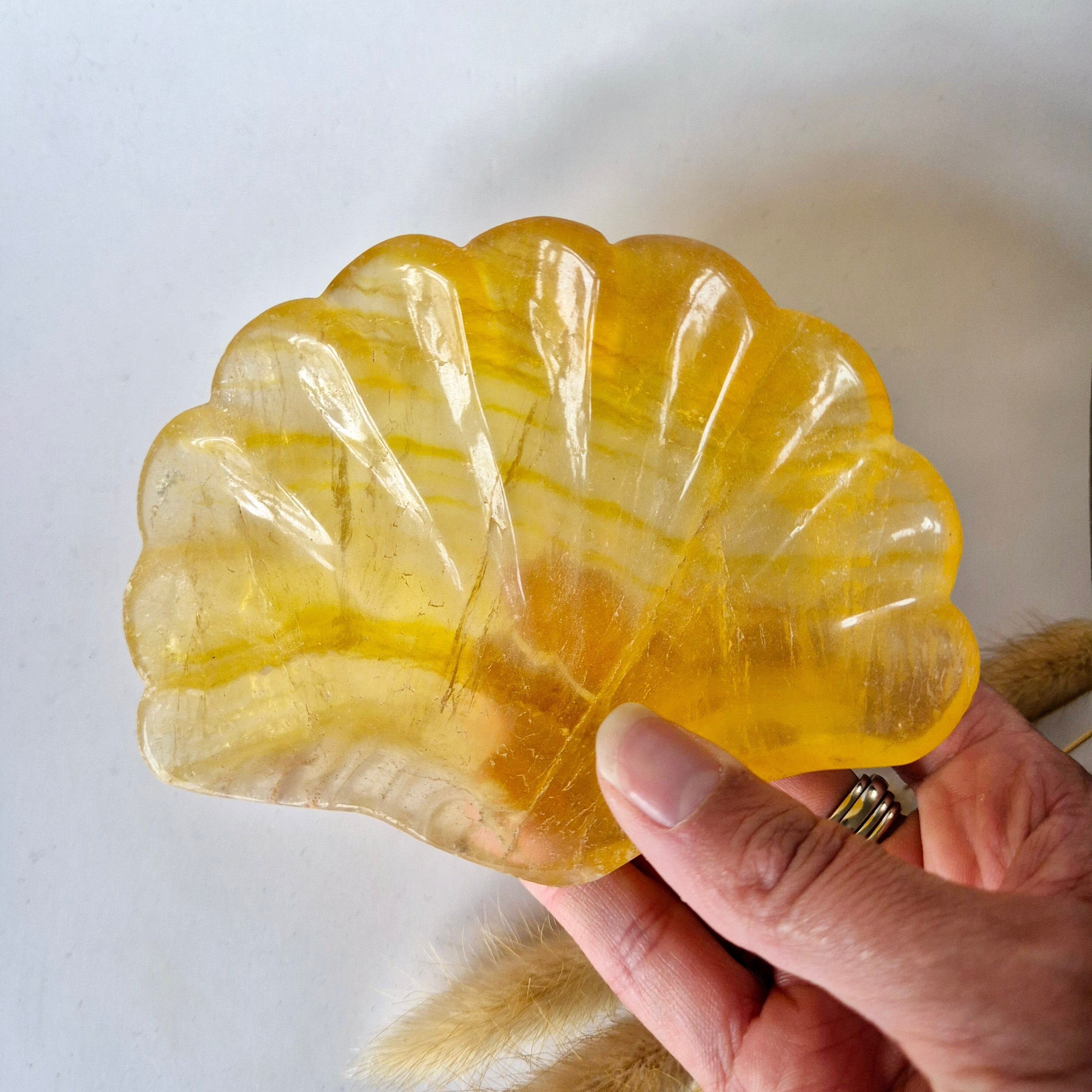 Bol à sculpter en pierre précieuse en forme de coquillage, fluorite jaune n° 19 – Cadeau unique