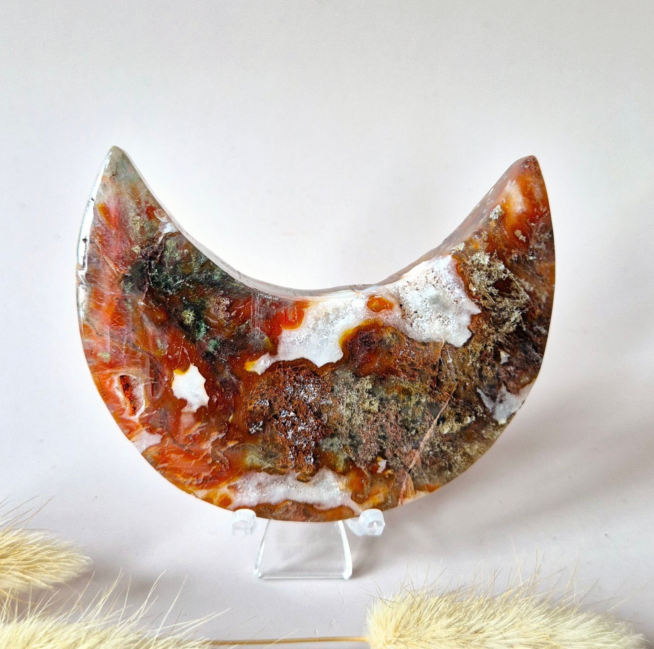 Agate mousse rouge Druzy Moon (8-10 cm) sur support – #39