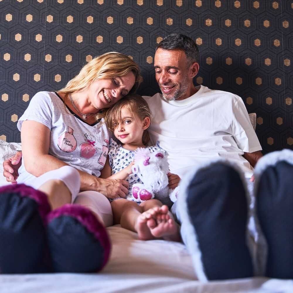 Best-Sellers Pack: i nostri must-have insieme! Borse dell'acqua calda di peluche, pantofole, fascia per capelli e bottiglia (24 pezzi): i prodotti più apprezzati dai nostri clienti.