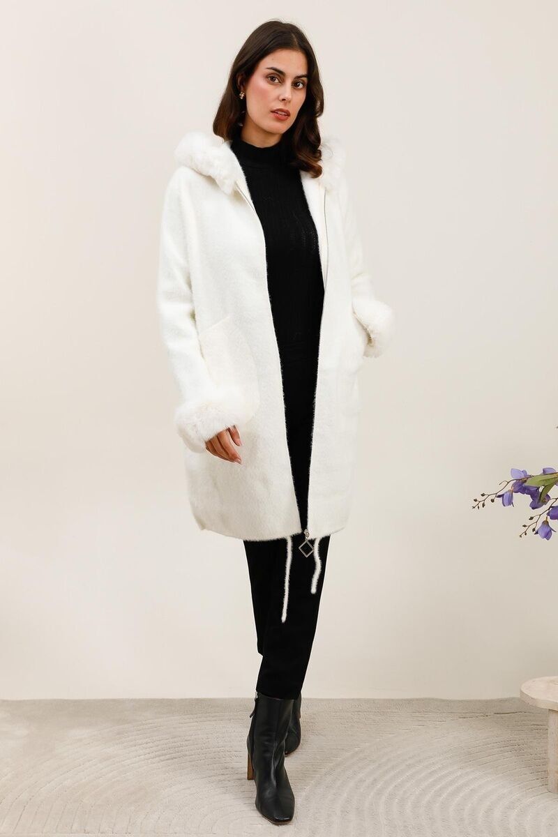 Cappotto con cappuccio e cerniera in morbida pelliccia sintetica - L2601 - Lusa Mode