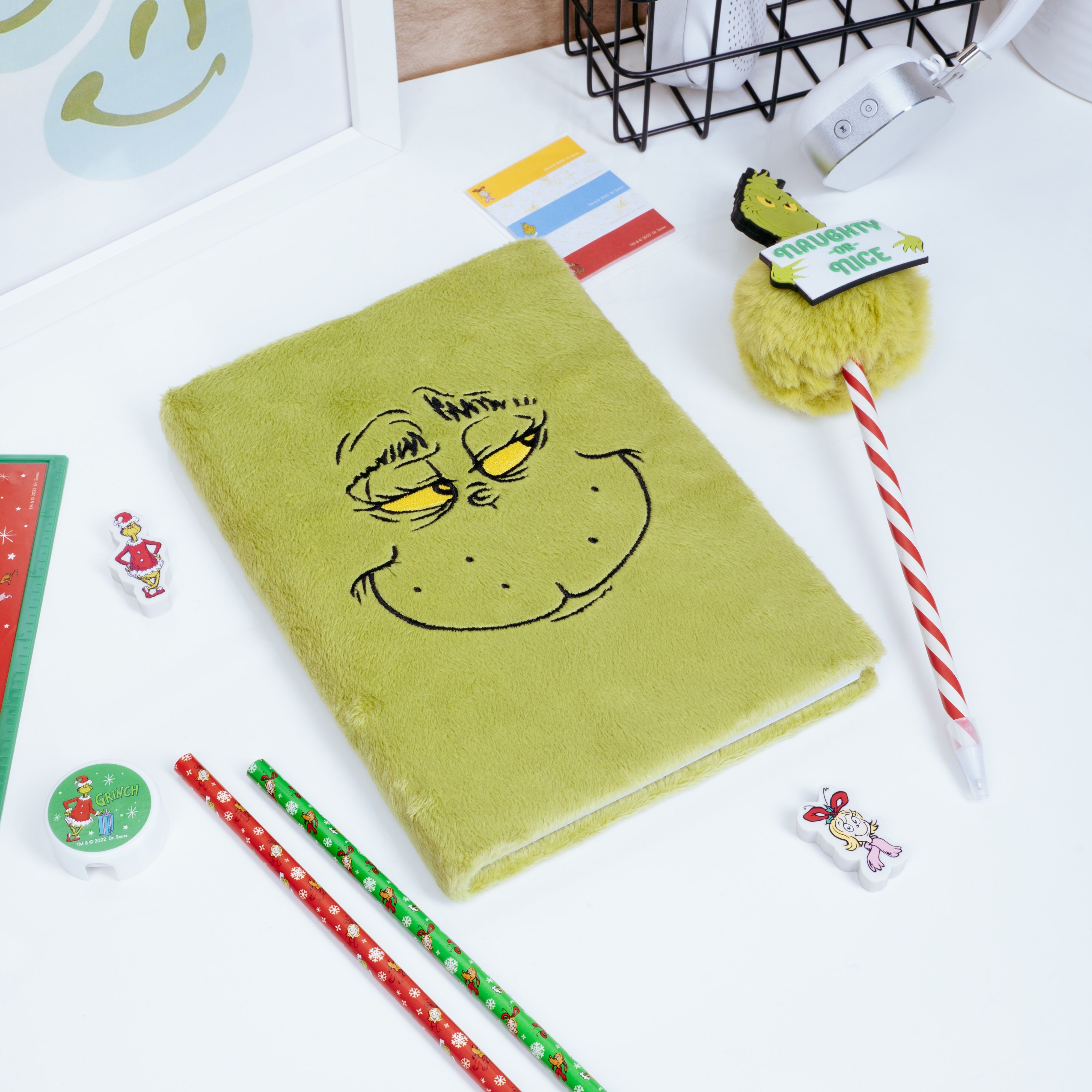 Das flauschige Grinch-Notizbuch – A5-Ferientagebuch
