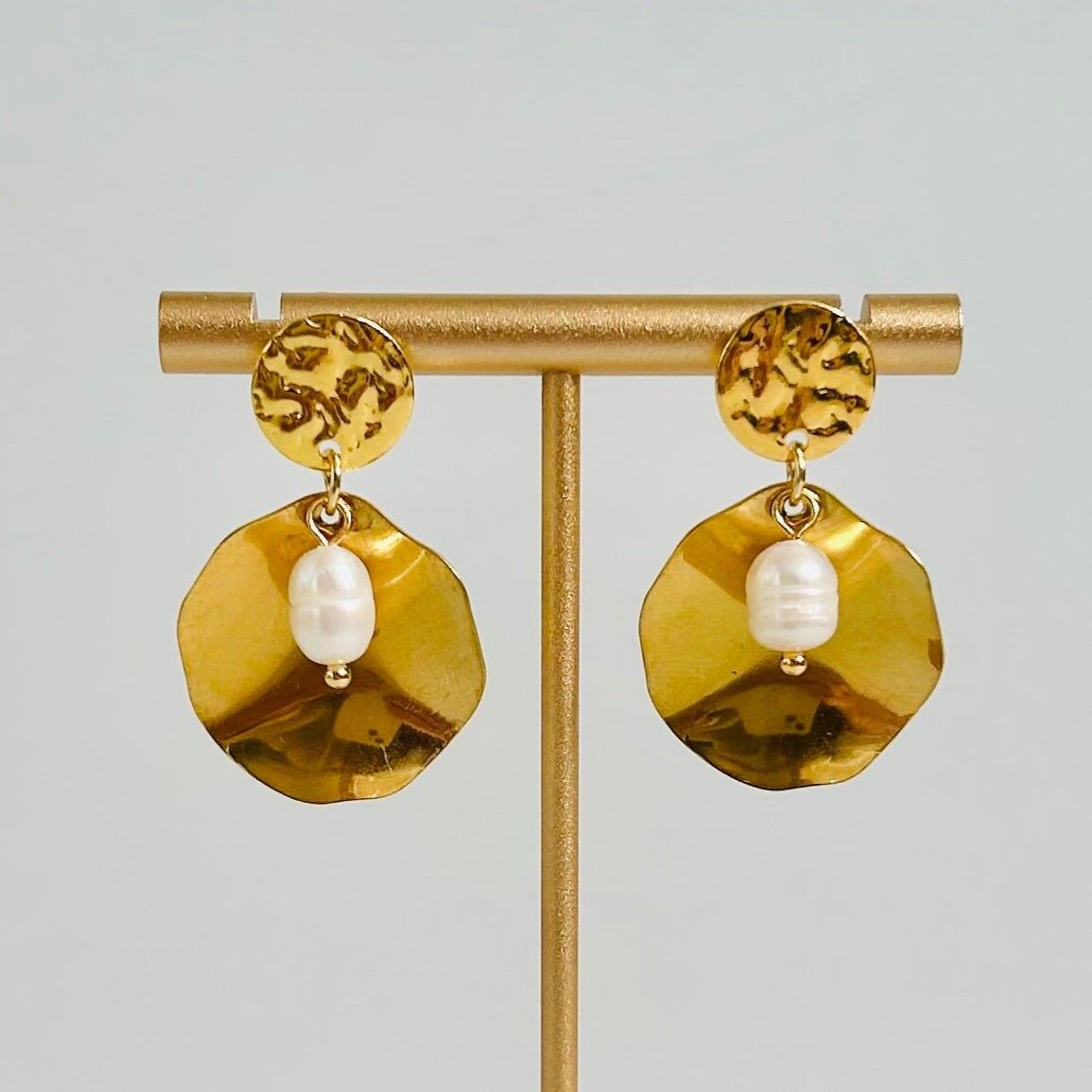 Disc & Pearl Oyster Earrings | Large