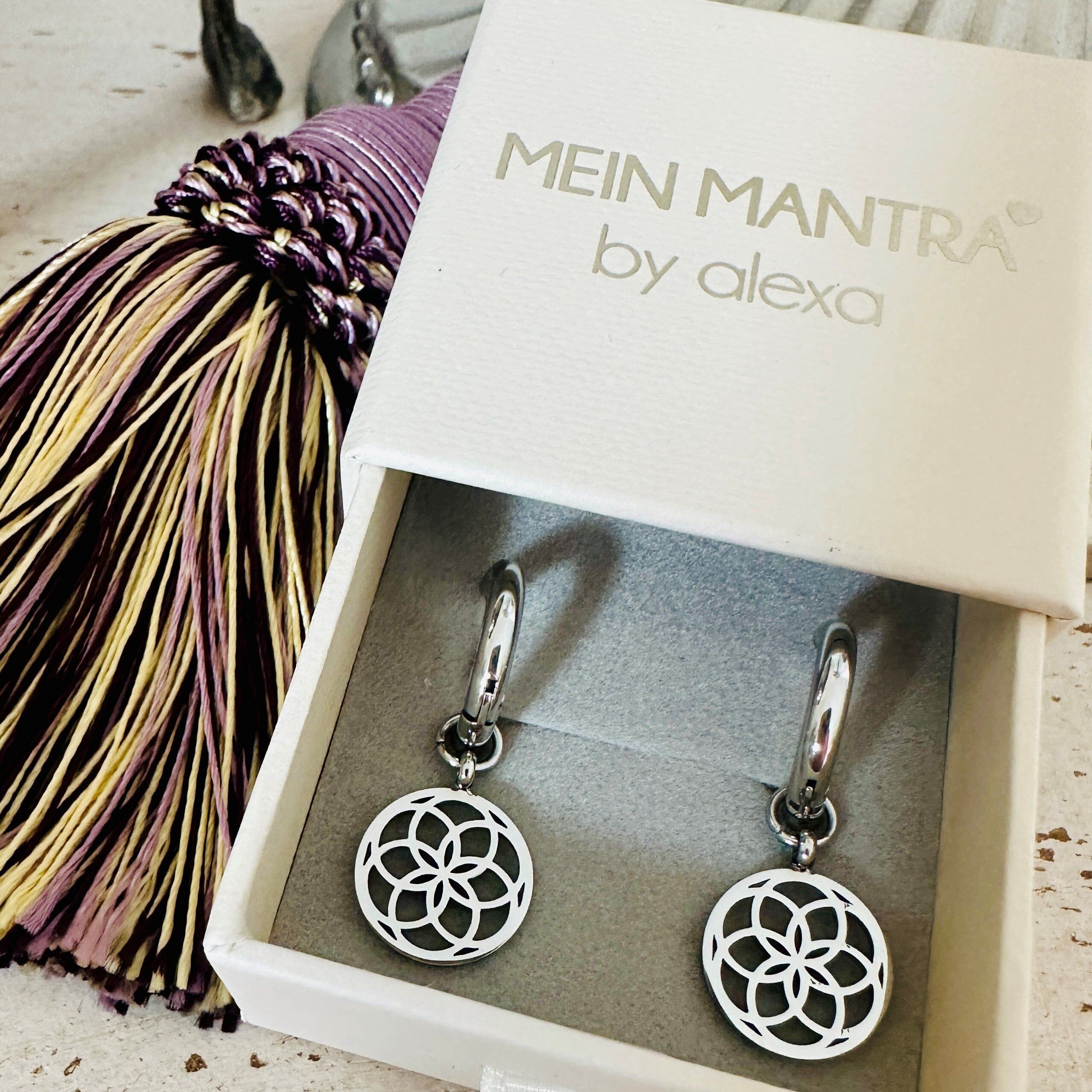 Orecchini a cerchio con ciondoli Seme della Vita