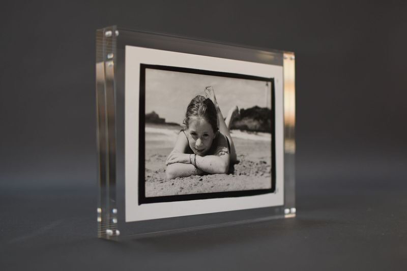 Bloque de fotos magnético en plexiglás transparente
