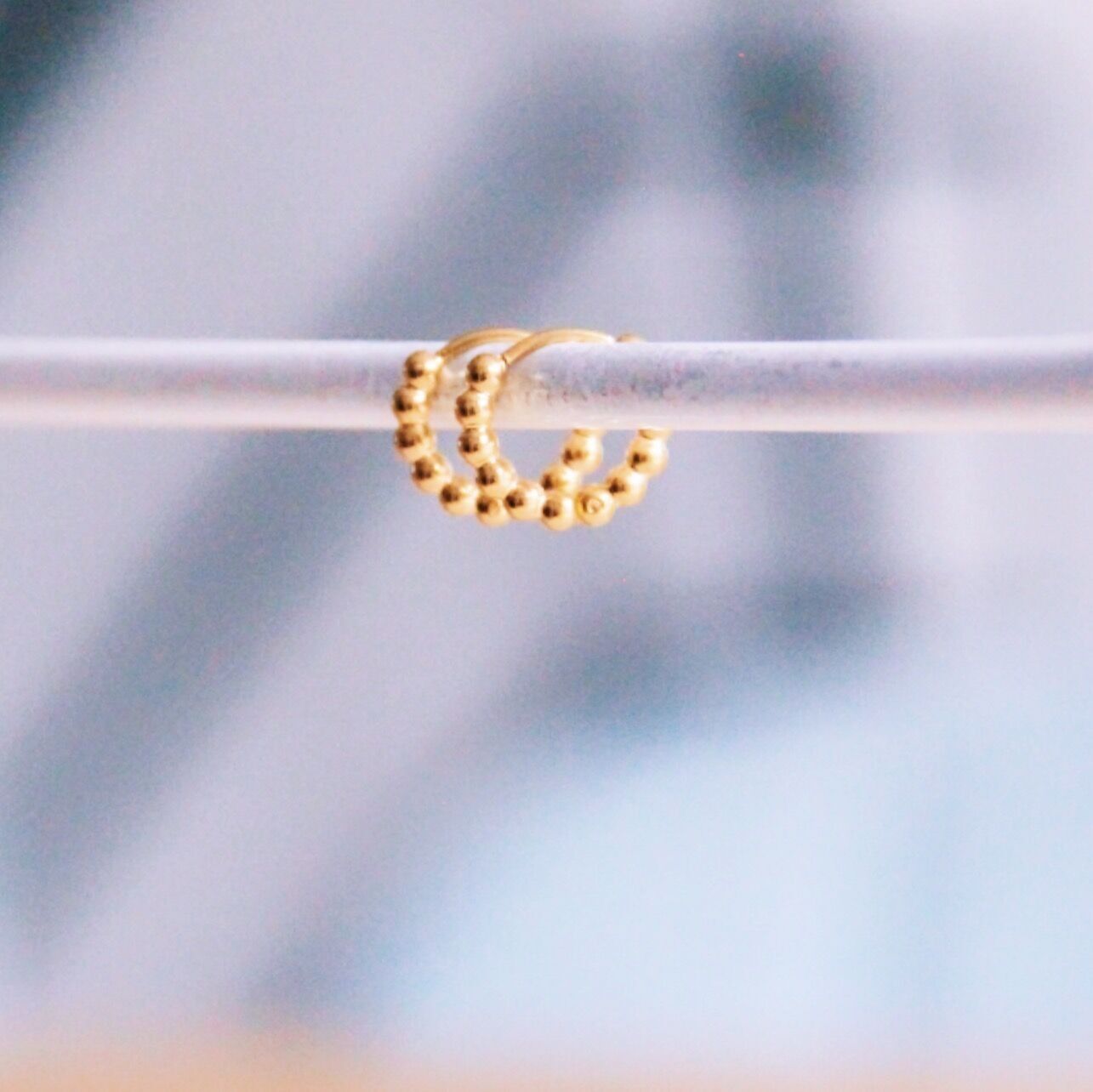 Orecchini a cerchio in acciaio inossidabile "palline" da 10 mm - oro