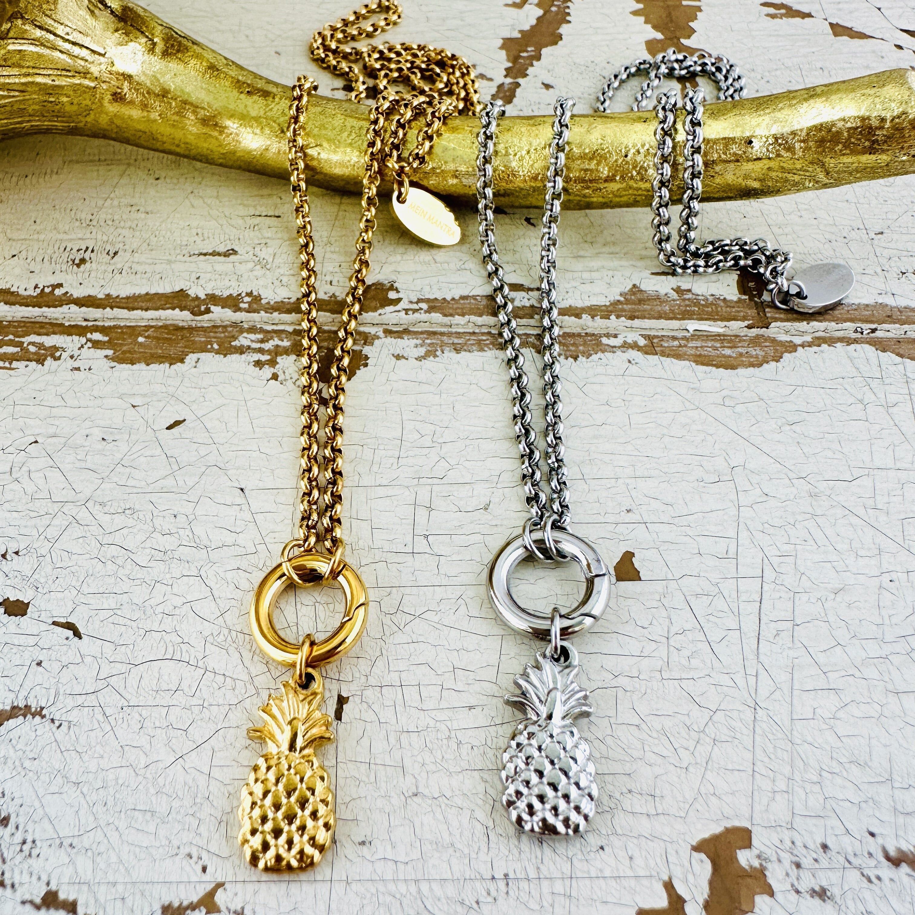 Collana con ciondolo con moschettone e ciondolo a forma di ananas