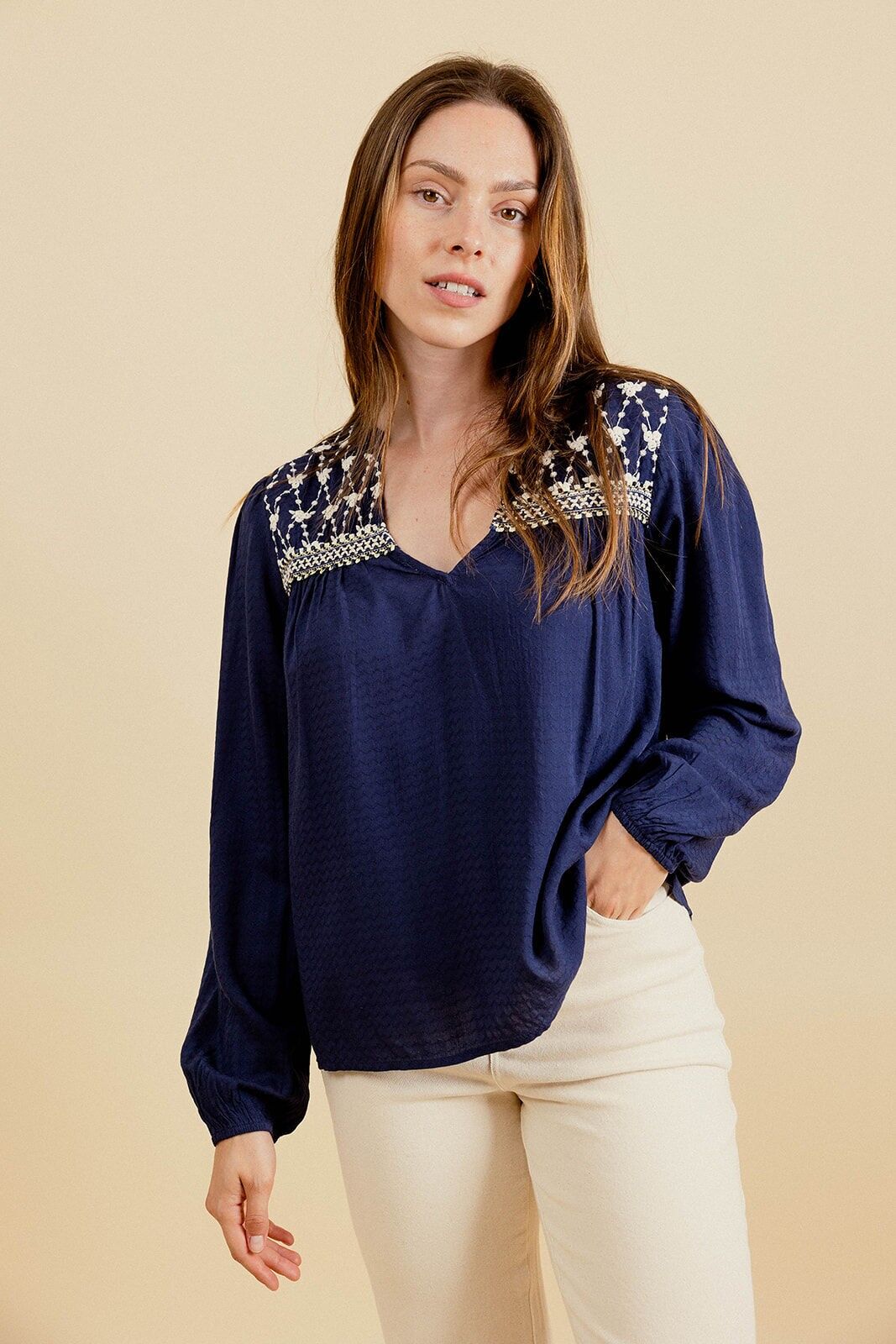 MAXINE Bestickte Bluse mit gewebtem Detail