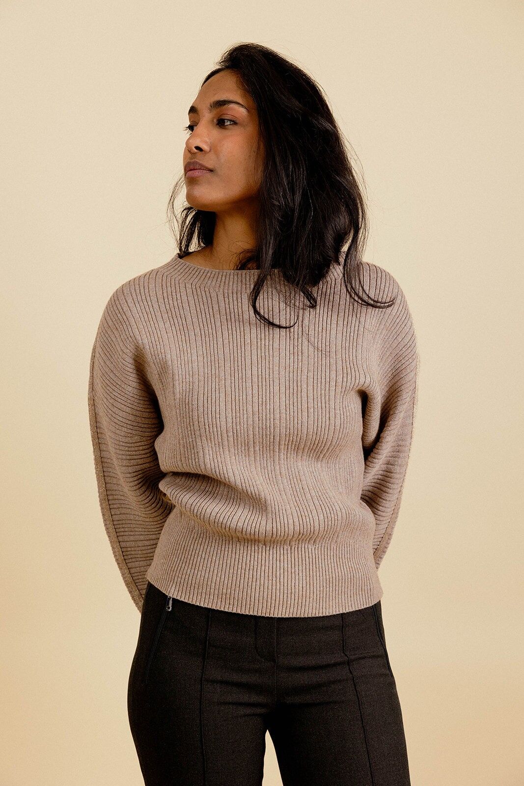 Suéter con mangas murciélago y detalle de lúrex de HUGO