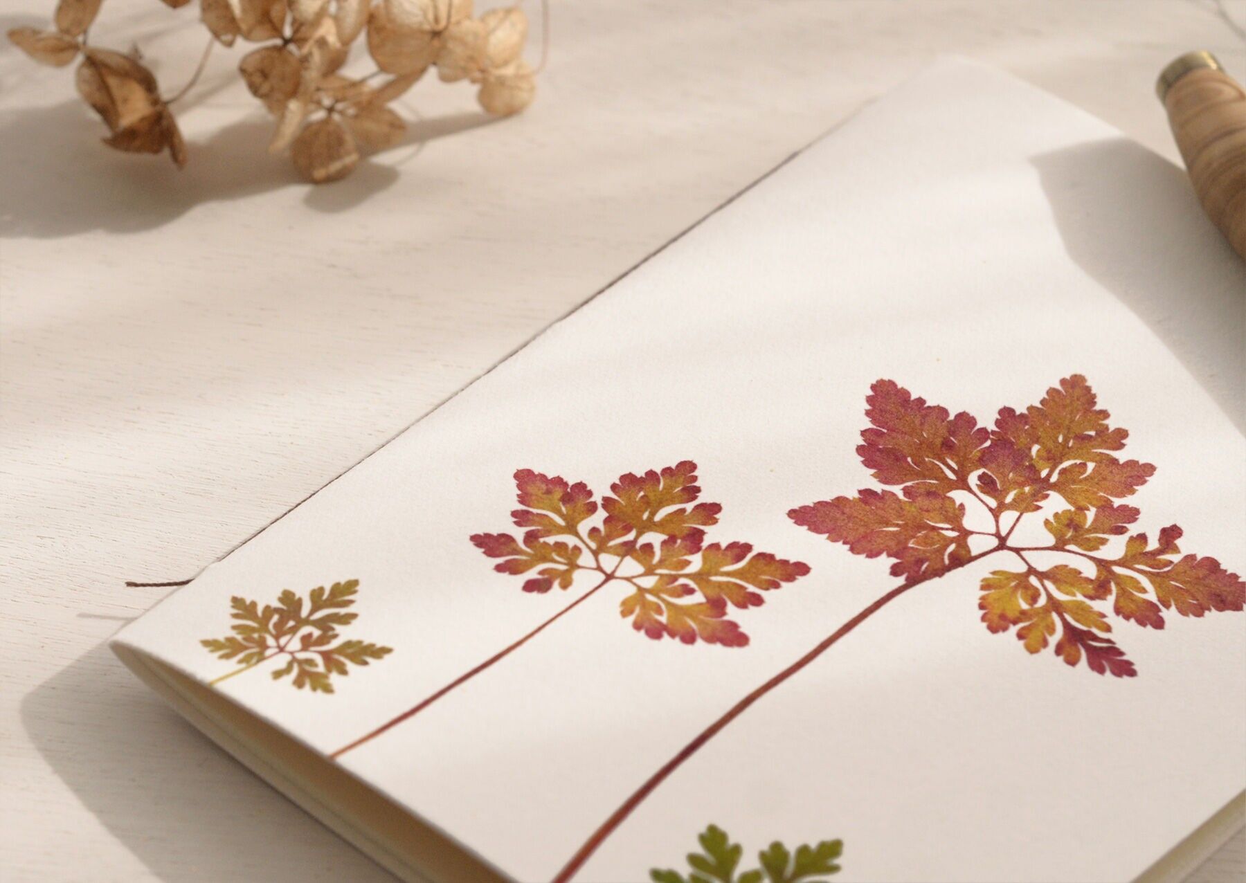 Papeterie artisanale : Petit carnet "Géranium sauvage" • collection Botanica • A6