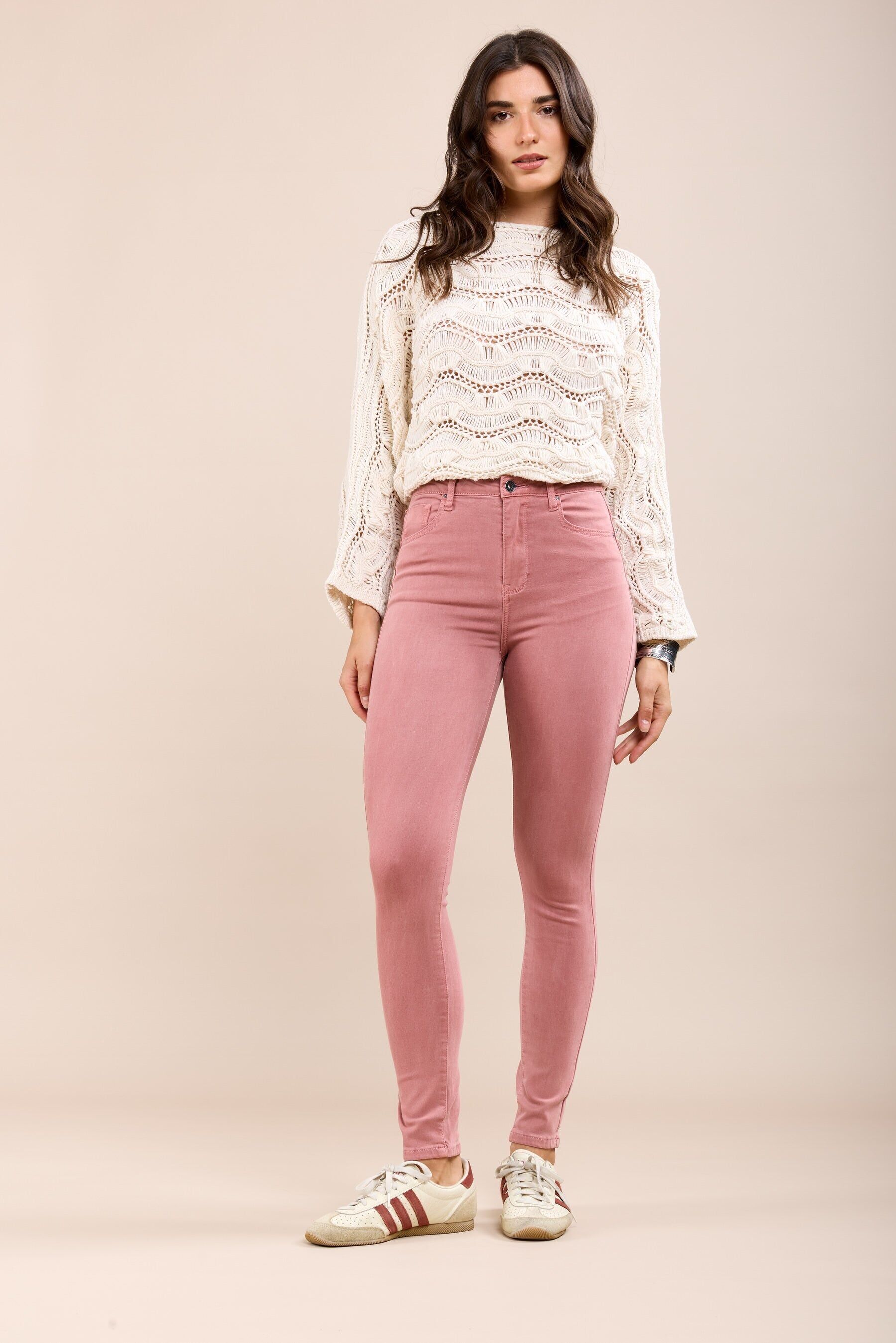 Toxik3 – Schmale Stretchhose mit hoher Taille