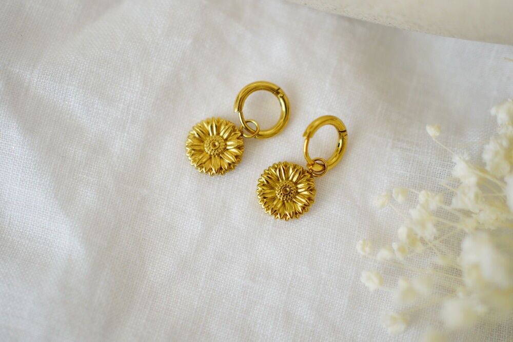 Augustine gold daisy earrings