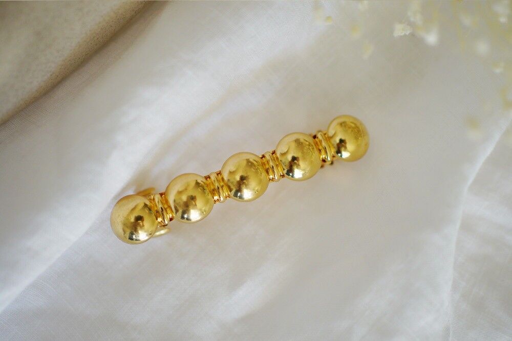 Aubeline gold hair clip with round pearls