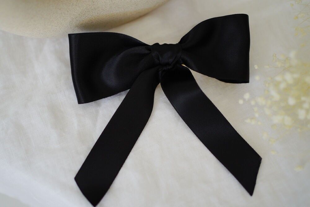 Ophélie Satin Black Bow Barrette